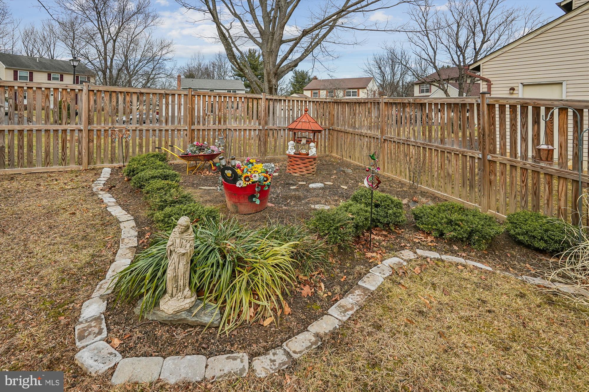 FLOWER HILL - Residential