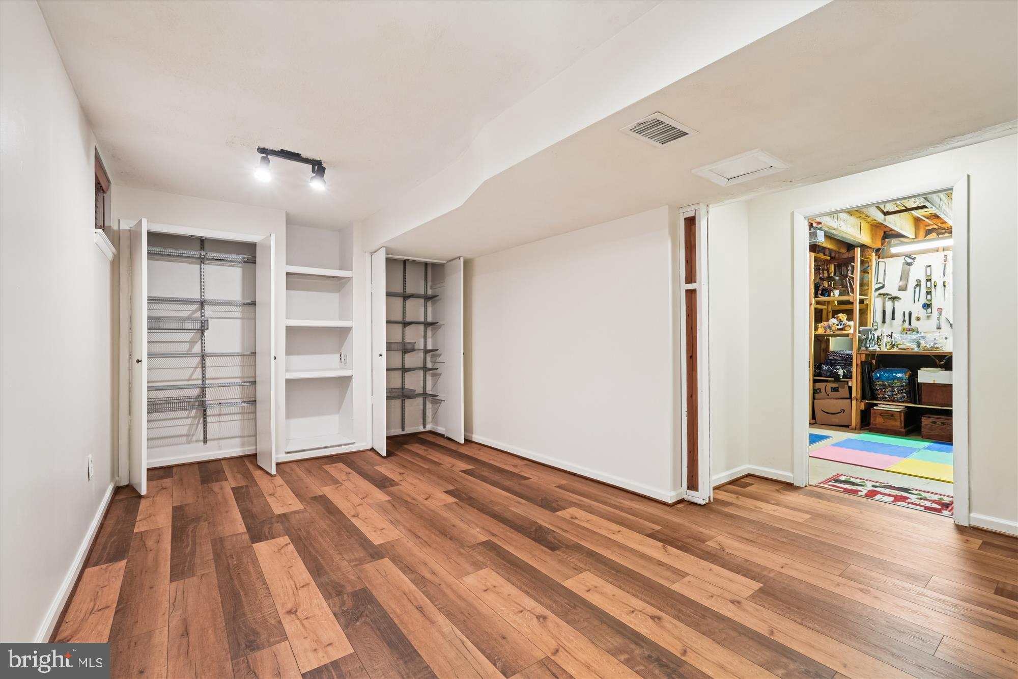 FLOWER HILL - Residential