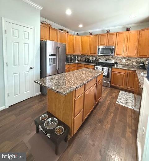 8037 FLORA LANE