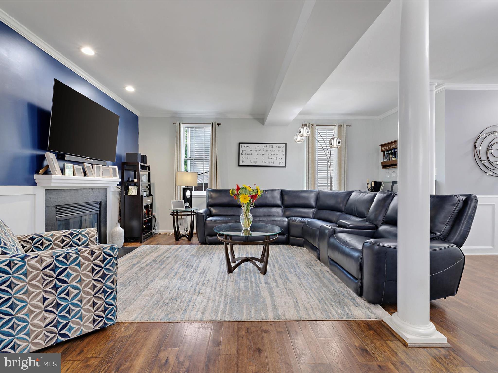 8037 FLORA LANE