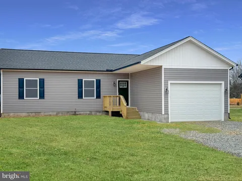 77 Forest Grove Road, Colonial Beach, VA MLS: VAWE2008646