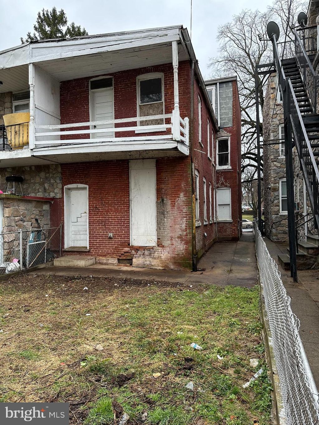 Photo of 131 S MARSHALL ST, LANCASTER, PA 17602 (MLS # PALA2029412)