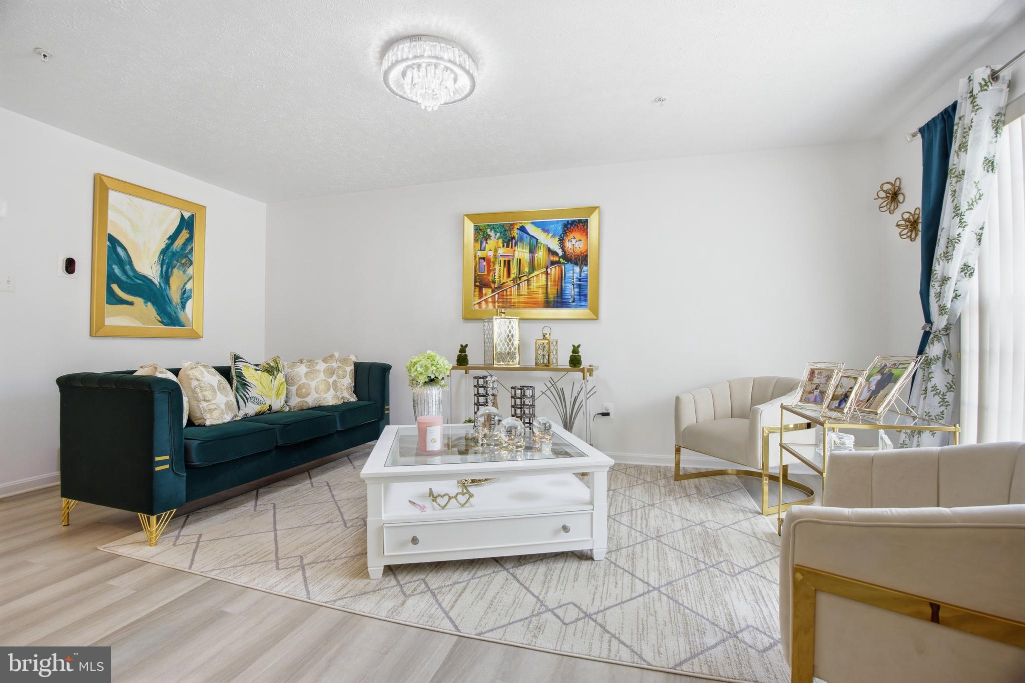 AUTUMN RUN - Residential