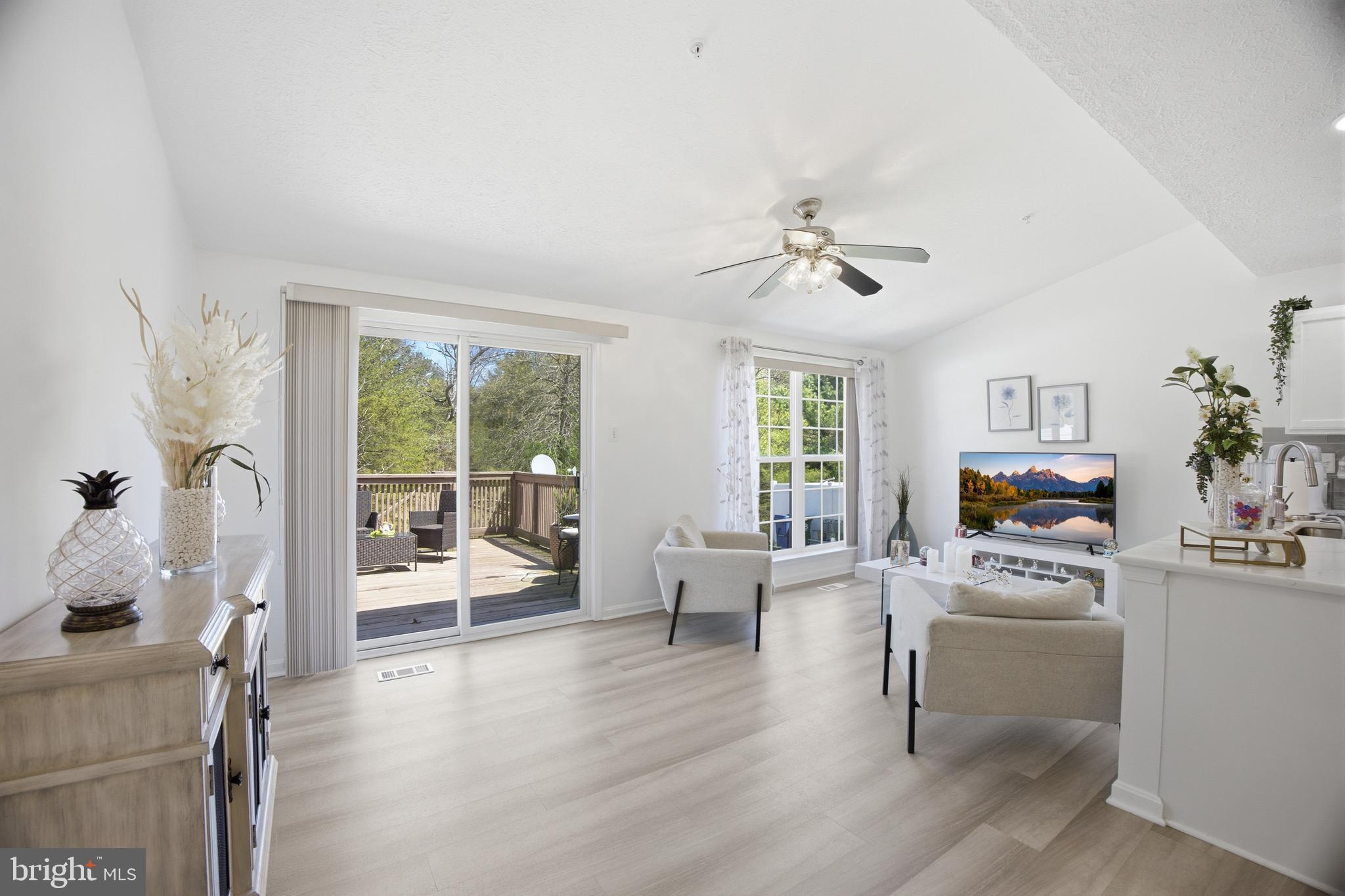 AUTUMN RUN - Residential