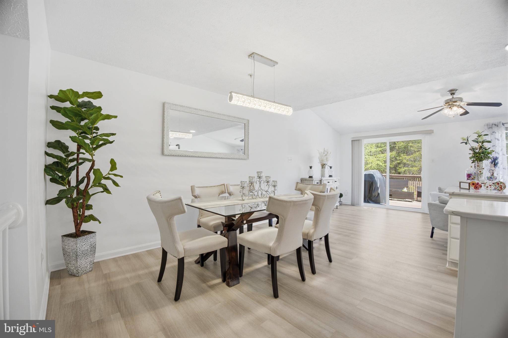 AUTUMN RUN - Residential