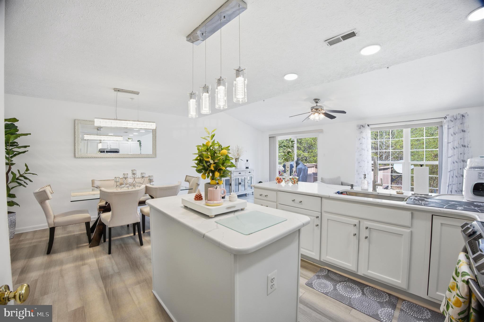 AUTUMN RUN - Residential