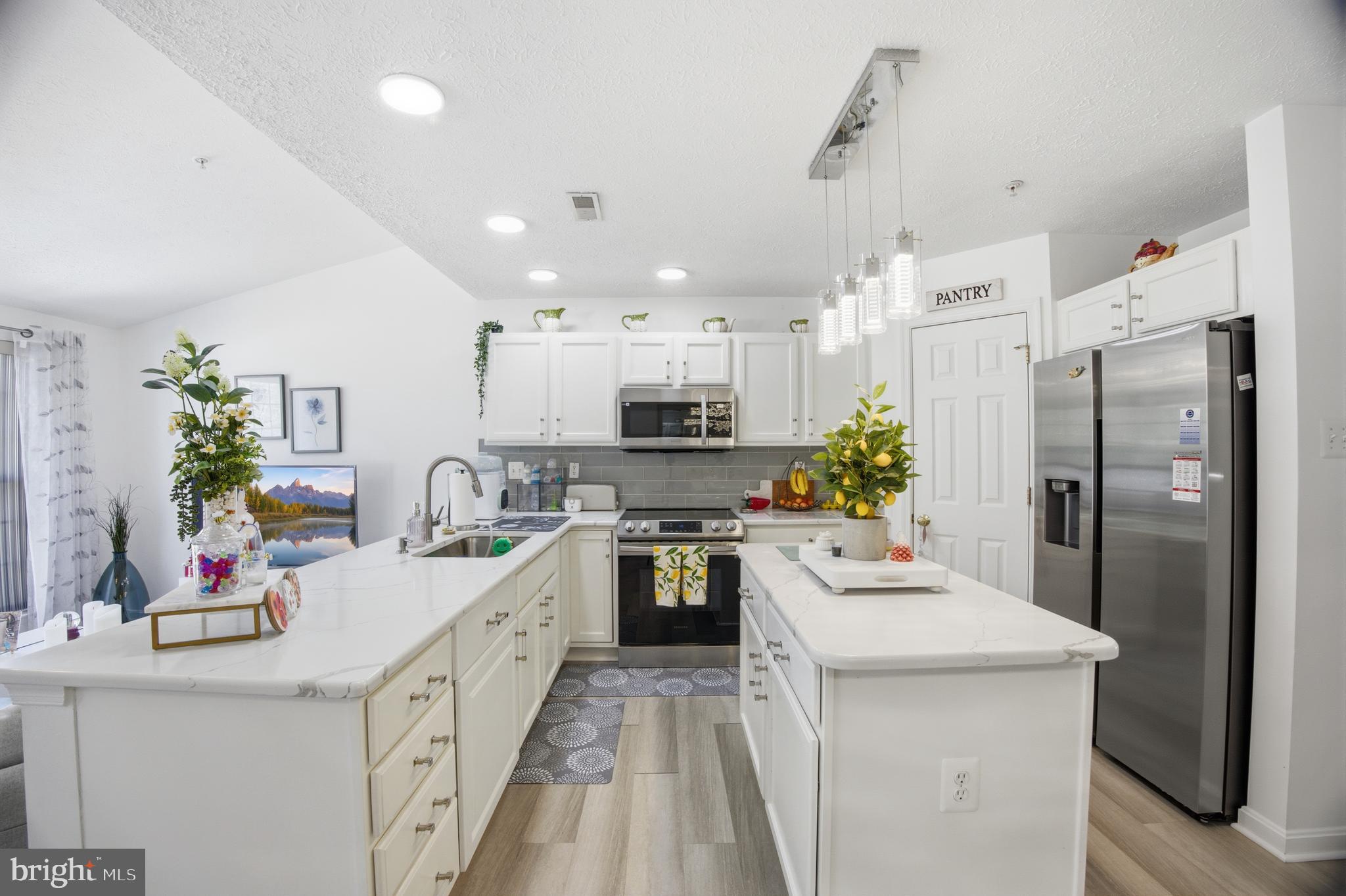 AUTUMN RUN - Residential