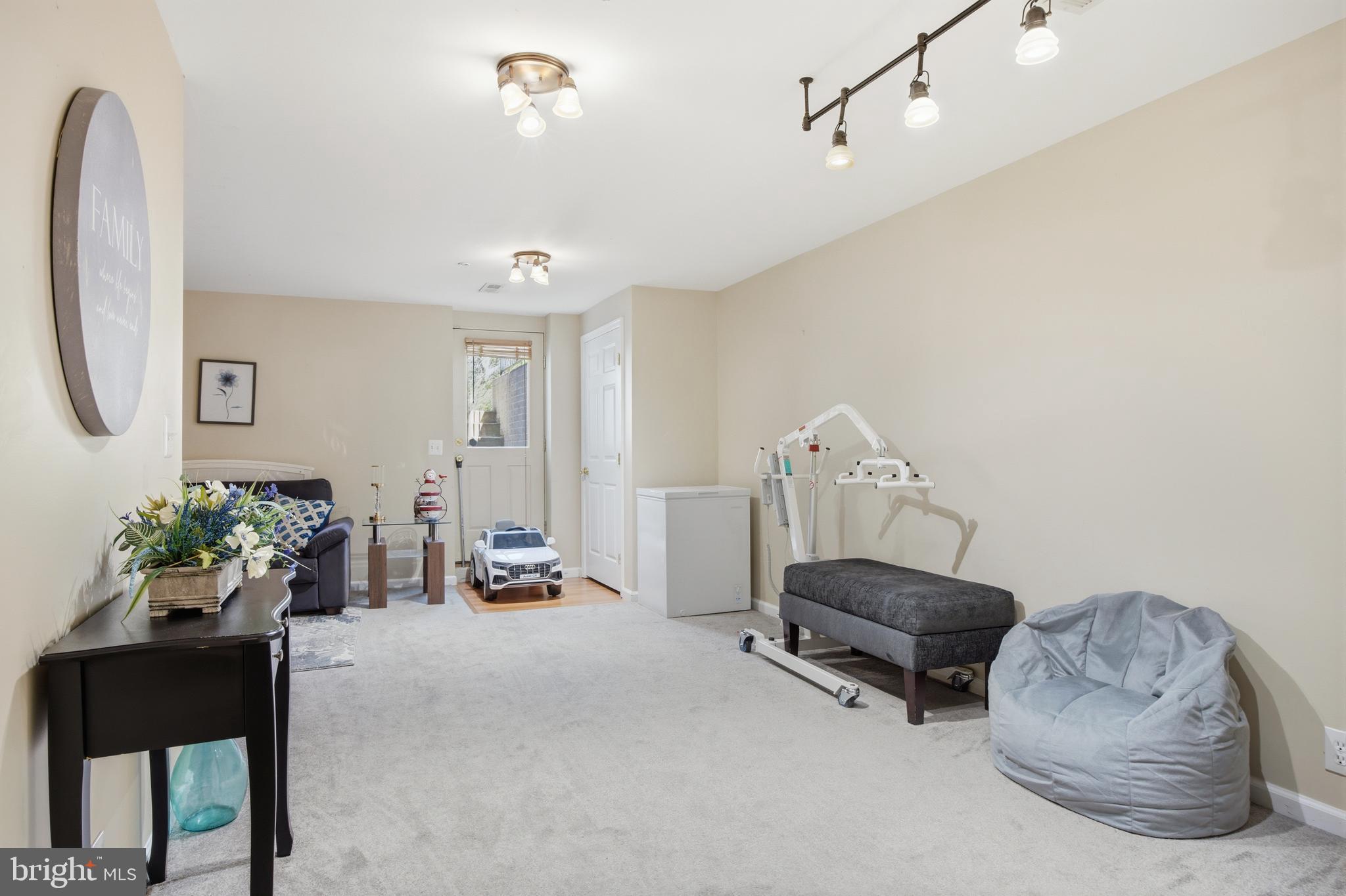 AUTUMN RUN - Residential