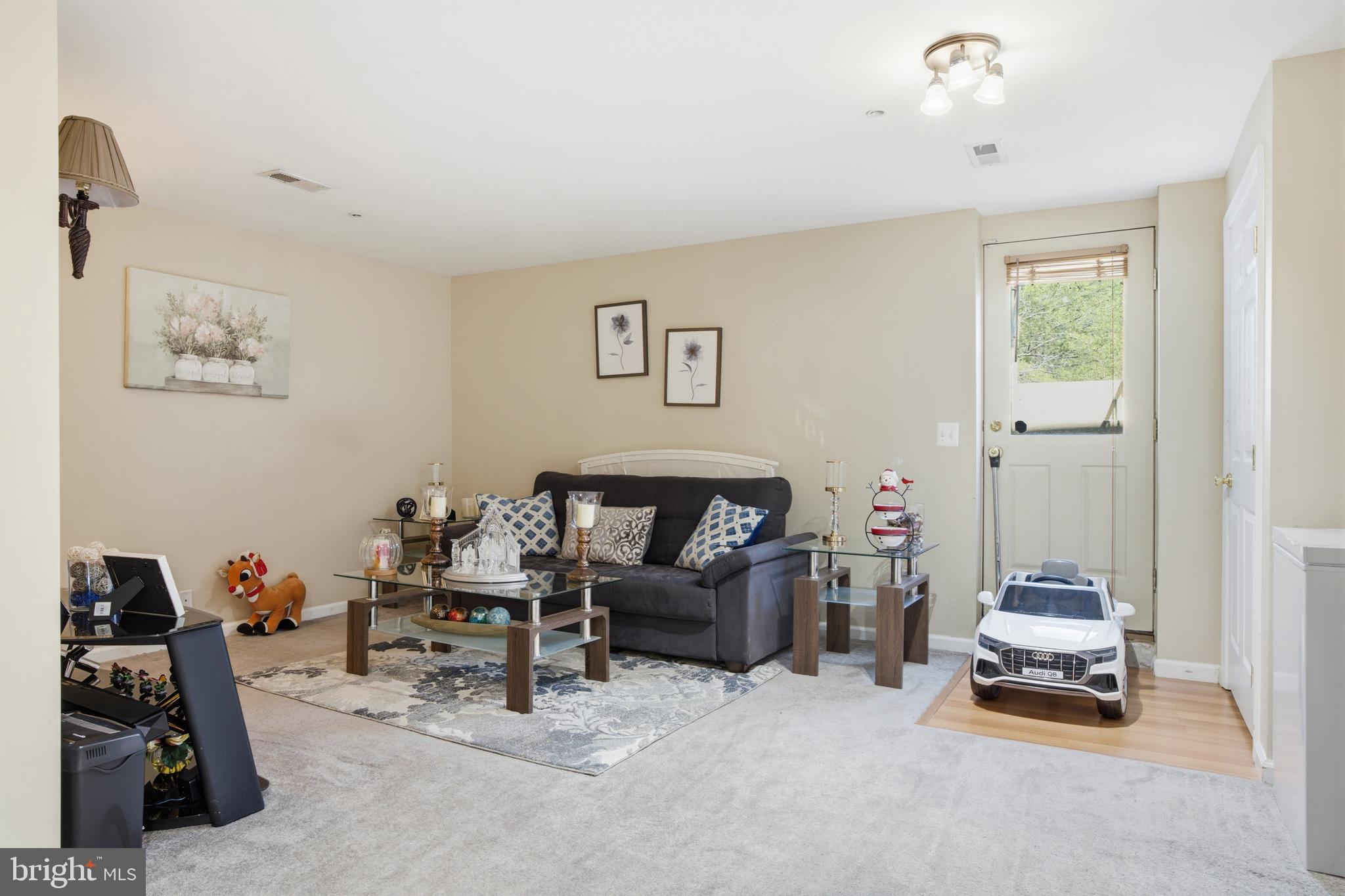 AUTUMN RUN - Residential