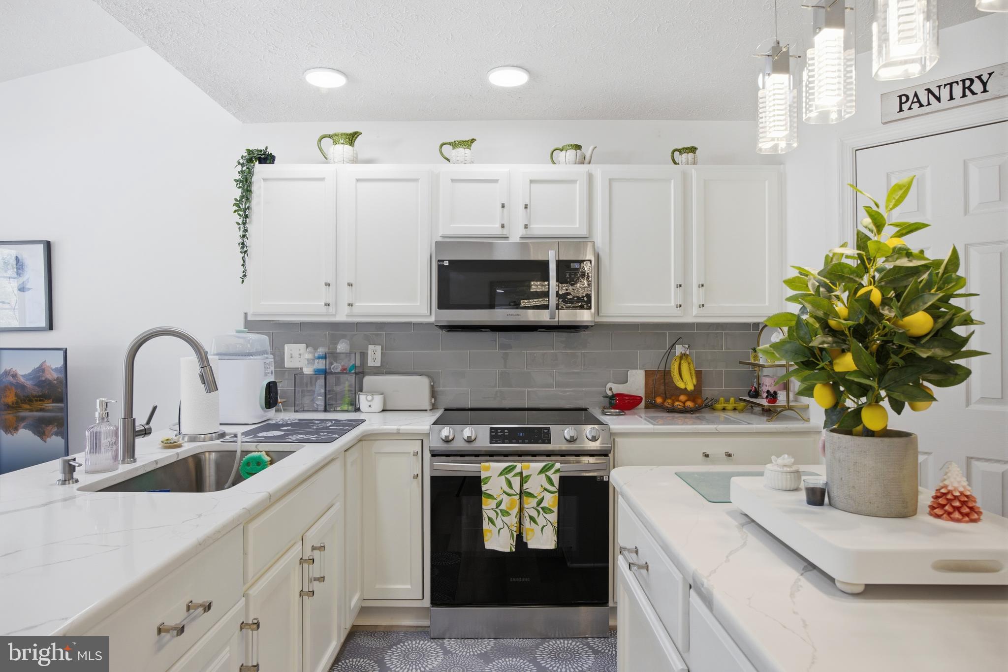 AUTUMN RUN - Residential