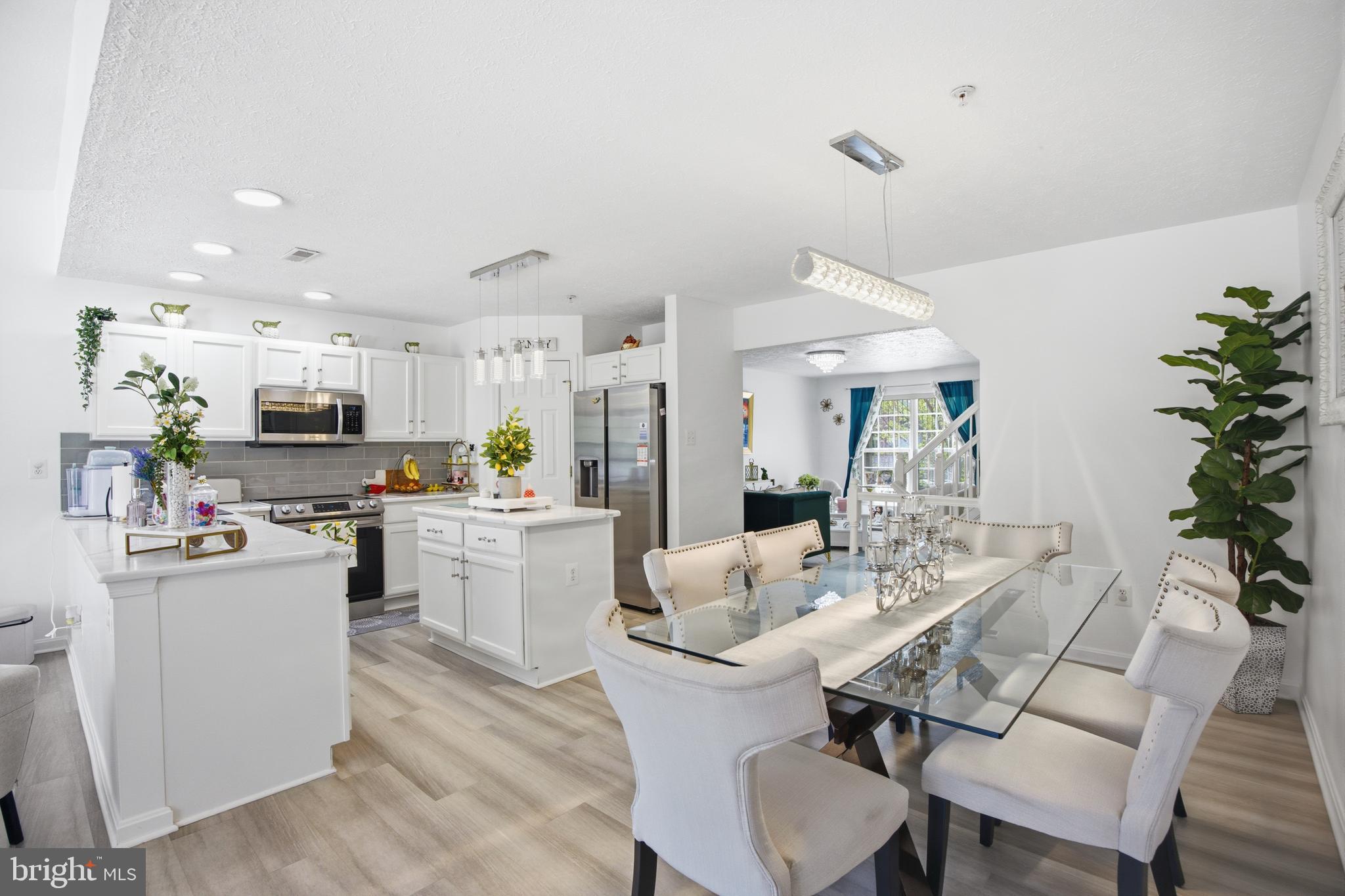 AUTUMN RUN - Residential