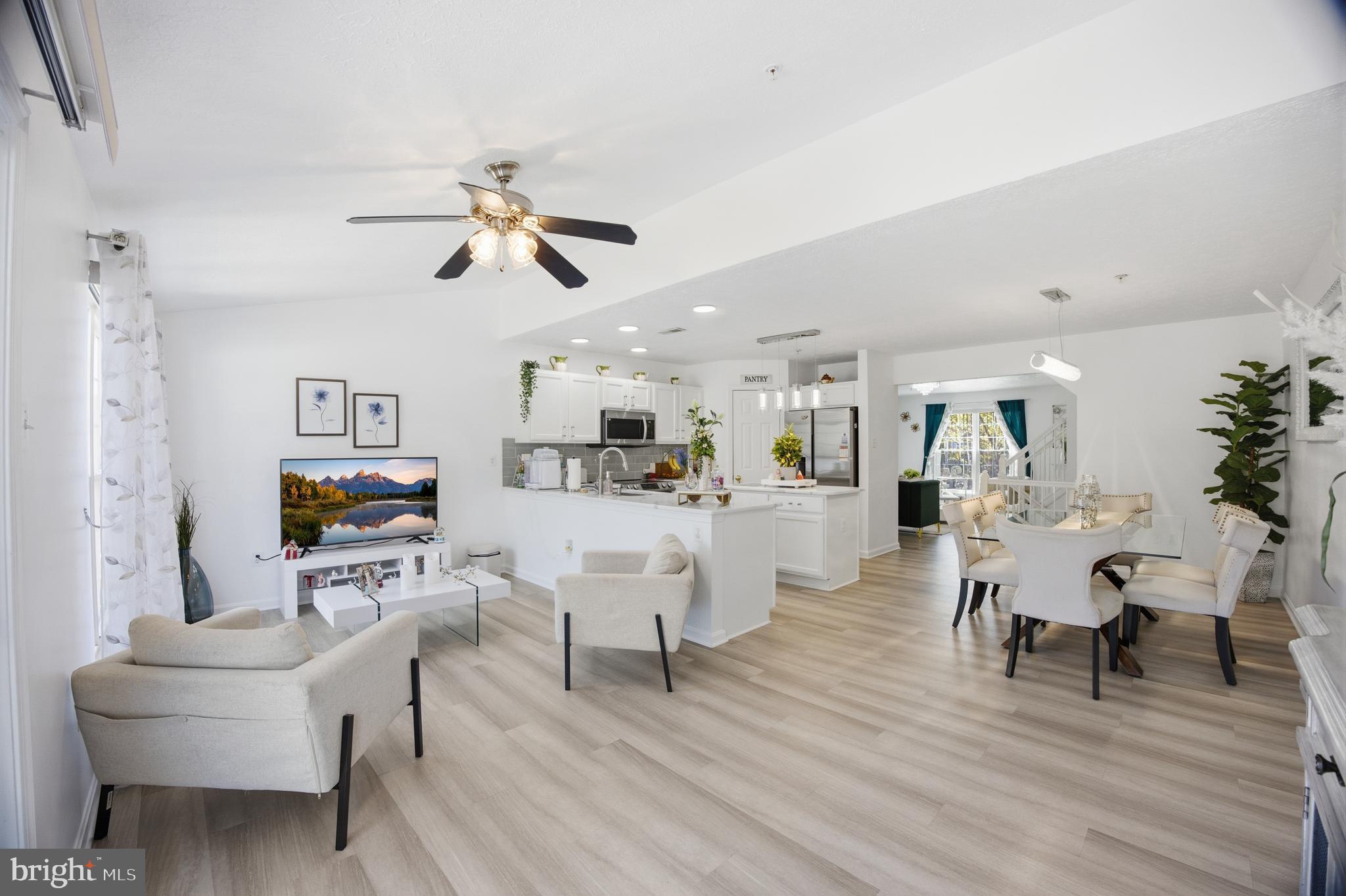 AUTUMN RUN - Residential