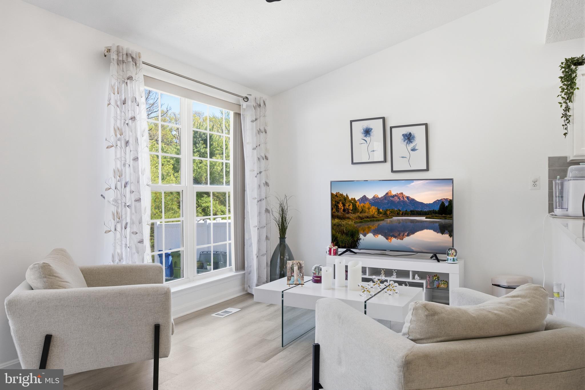 AUTUMN RUN - Residential