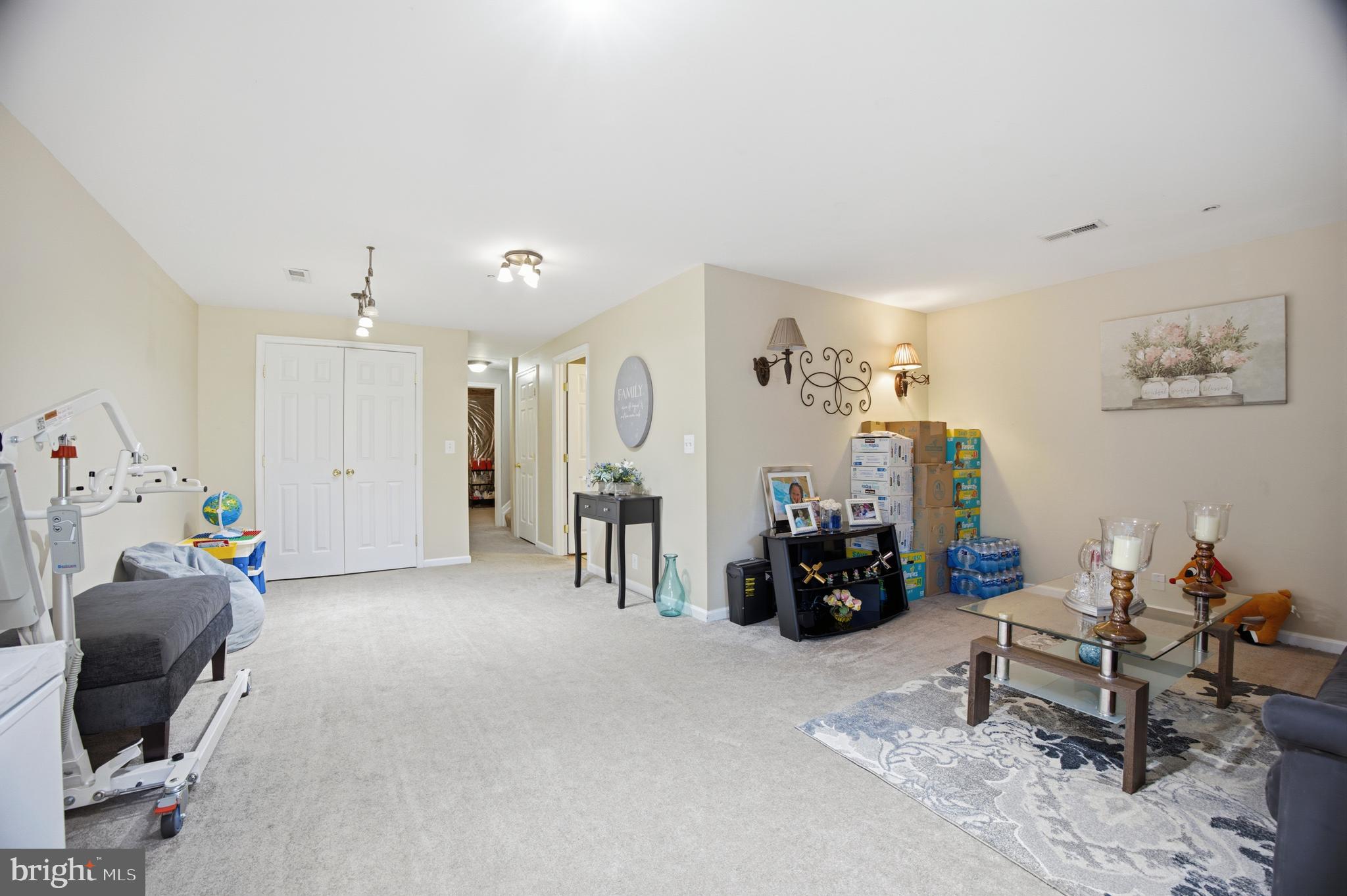 AUTUMN RUN - Residential