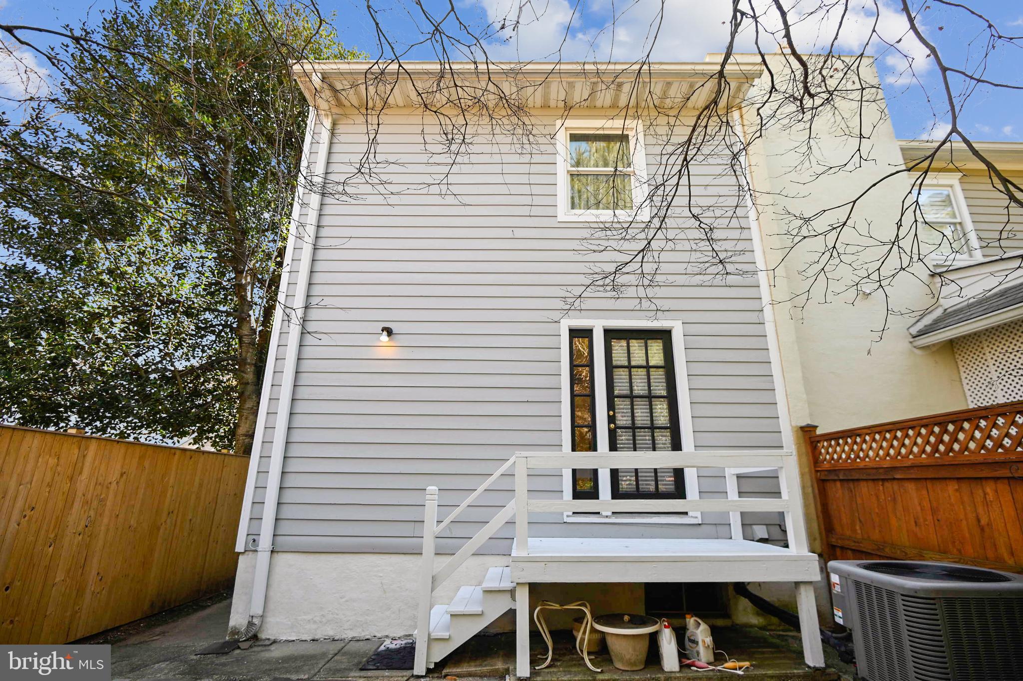 HISTORIC DISTRICT - Residential