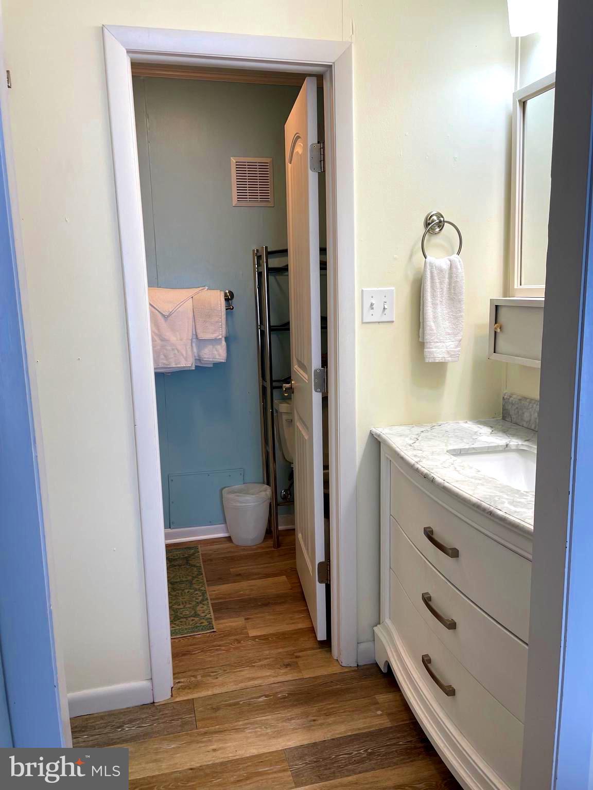 BAYSHORE ESTATES - Residential Lease