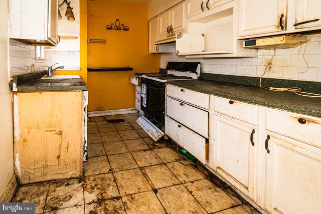 WINDSOR HILLS - Residential