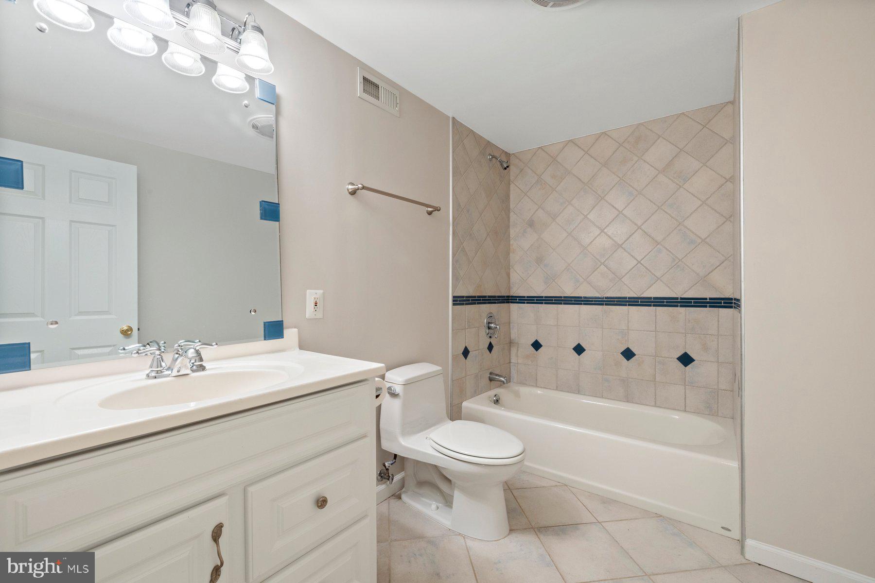 BURNT MILLS GAR-VILL - Residential