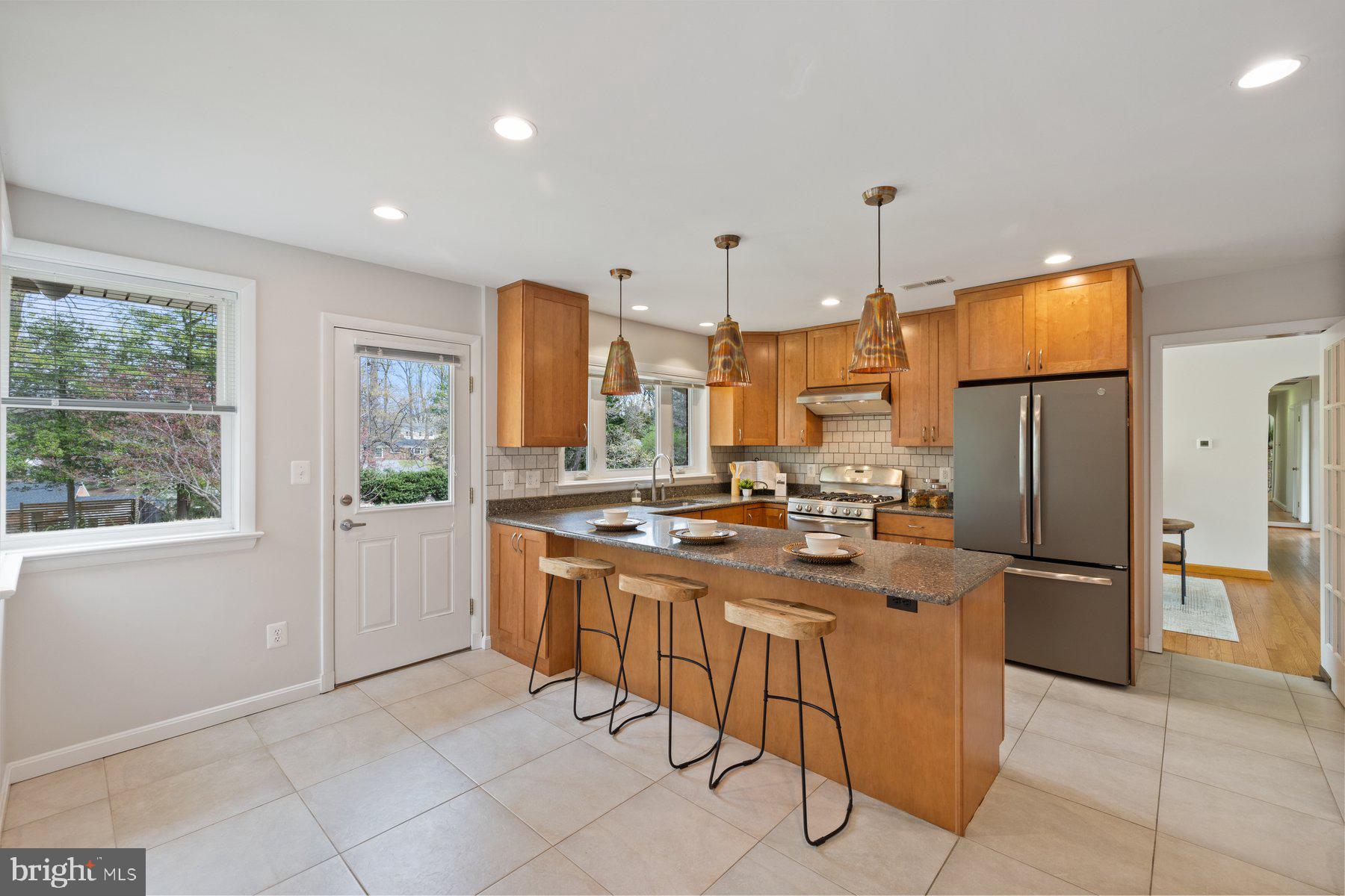 BURNT MILLS GAR-VILL - Residential