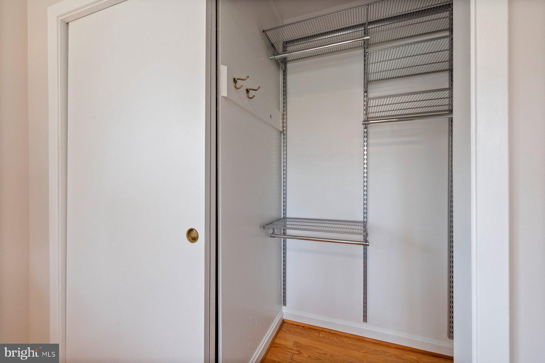 BURNT MILLS GAR-VILL - Residential