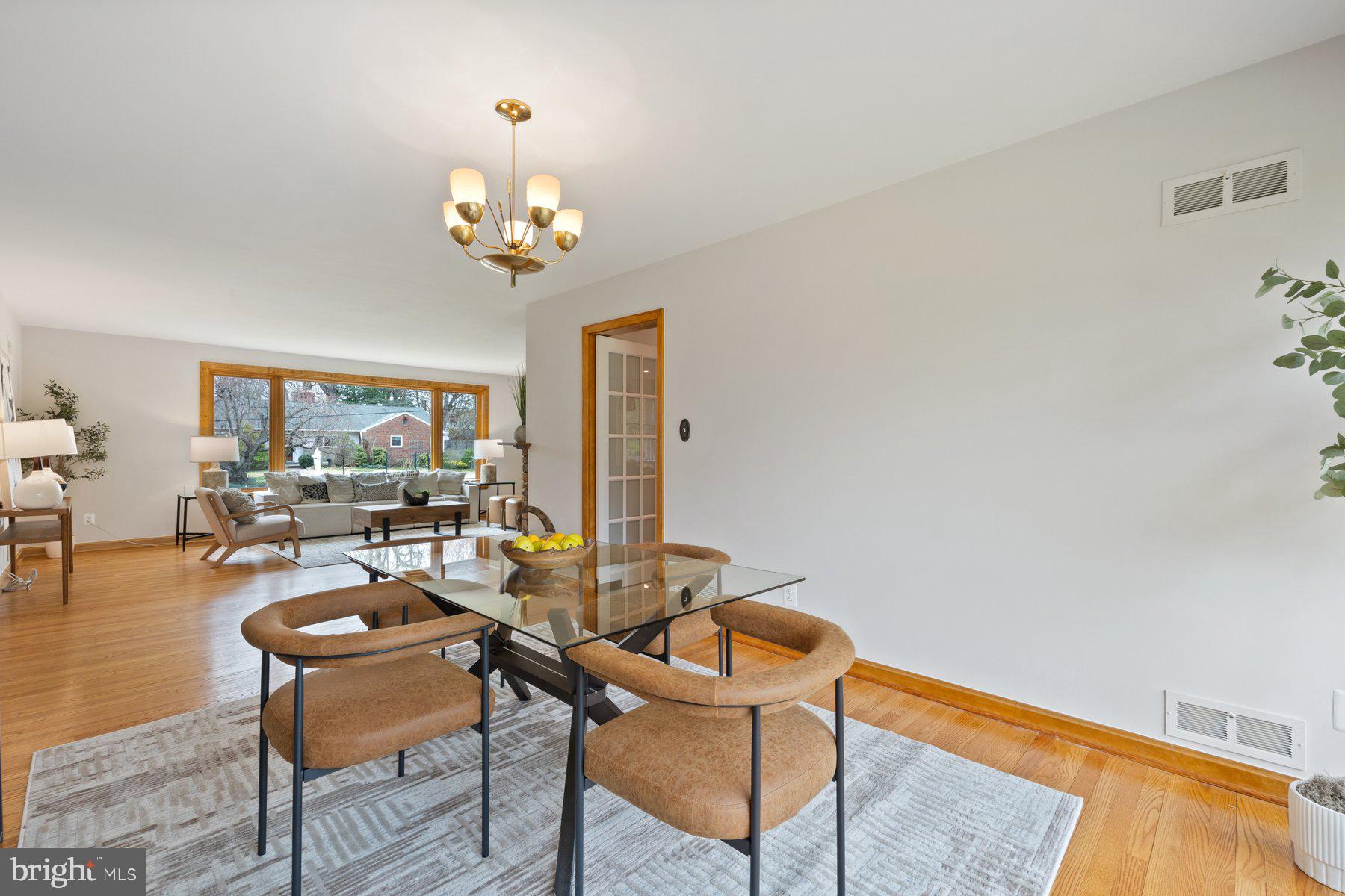 BURNT MILLS GAR-VILL - Residential