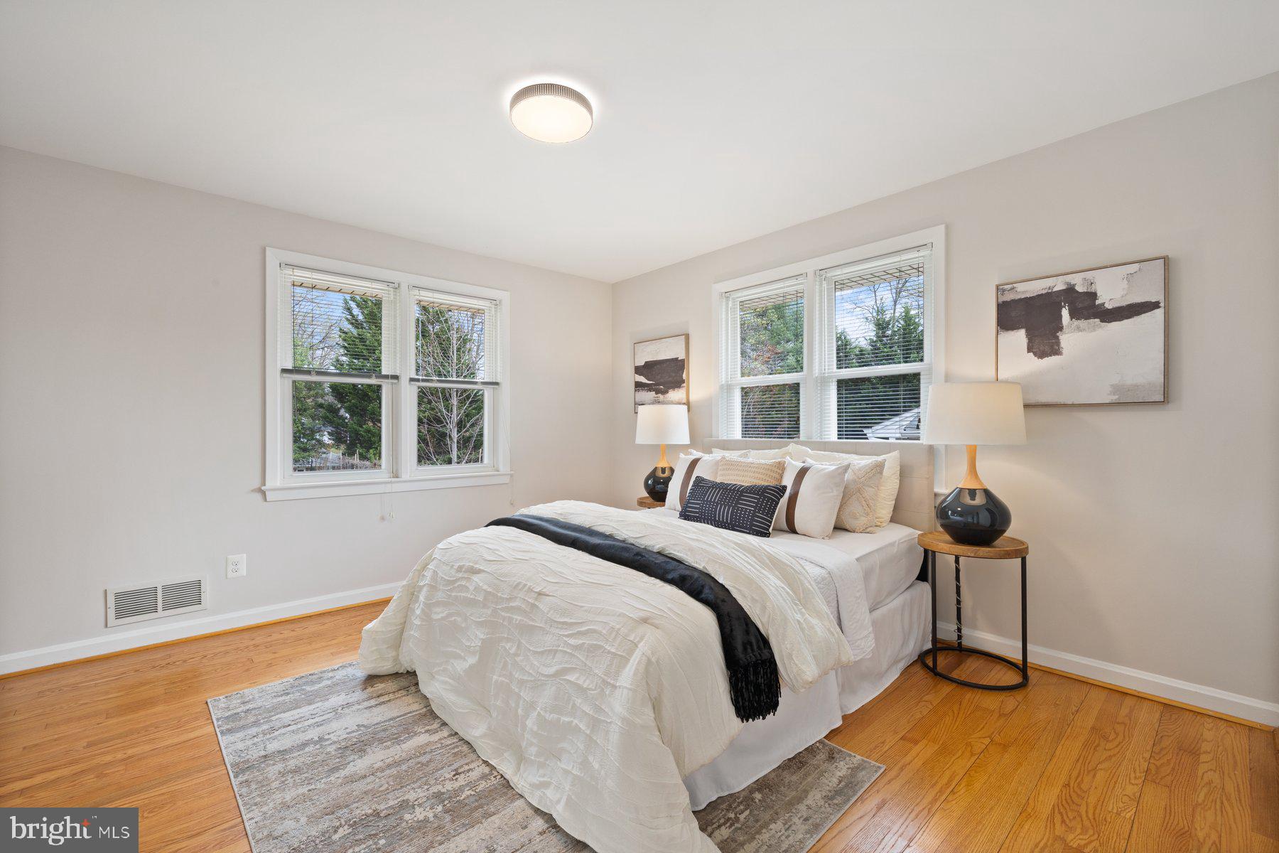 BURNT MILLS GAR-VILL - Residential