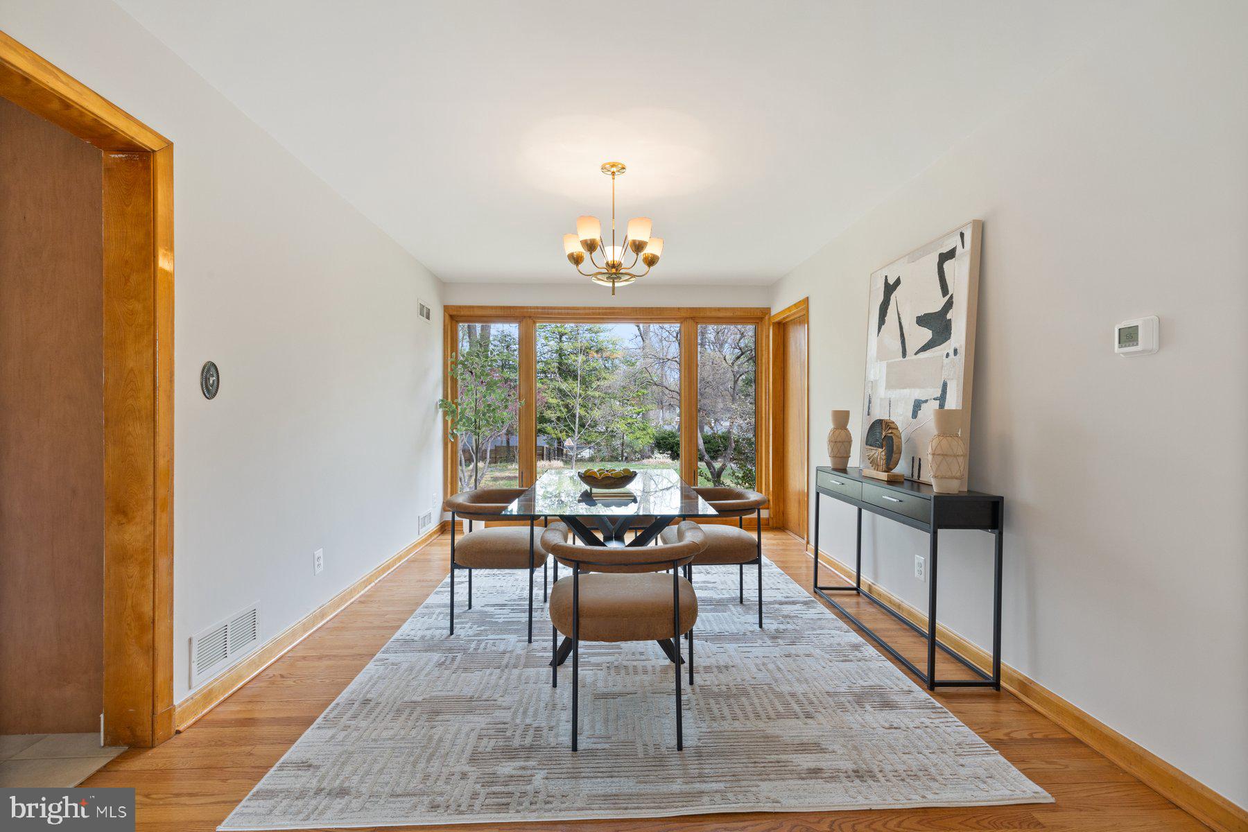 BURNT MILLS GAR-VILL - Residential