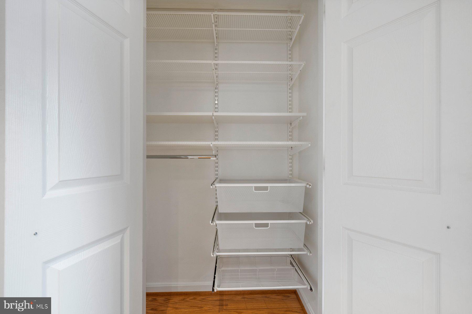 BURNT MILLS GAR-VILL - Residential