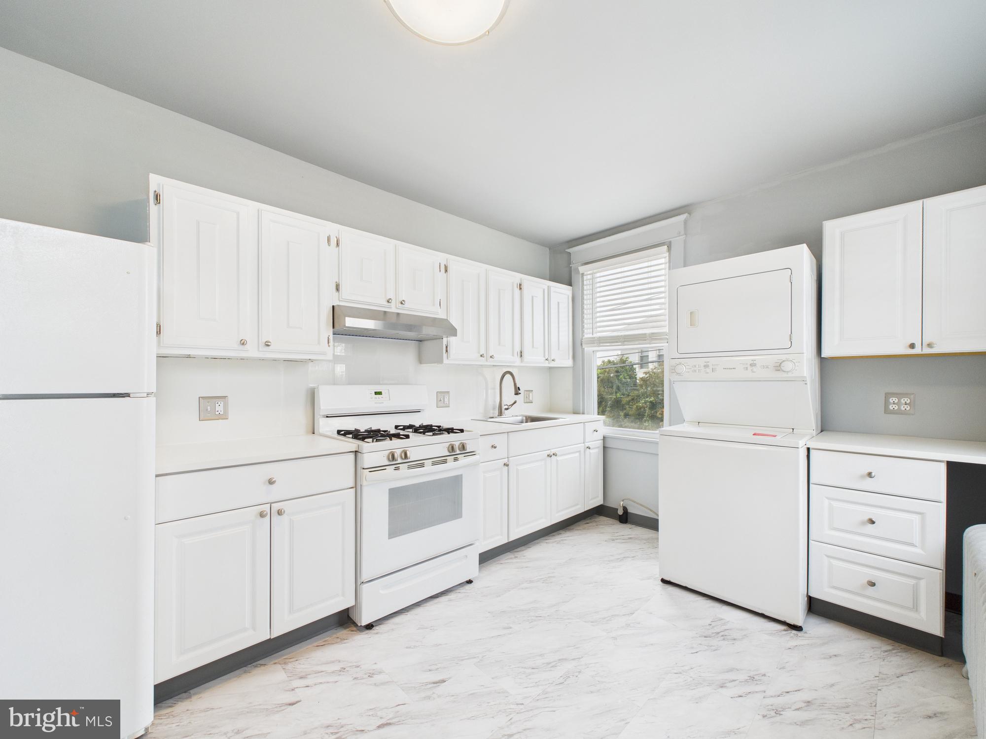 246 S FAIRVIEW AVENUE B