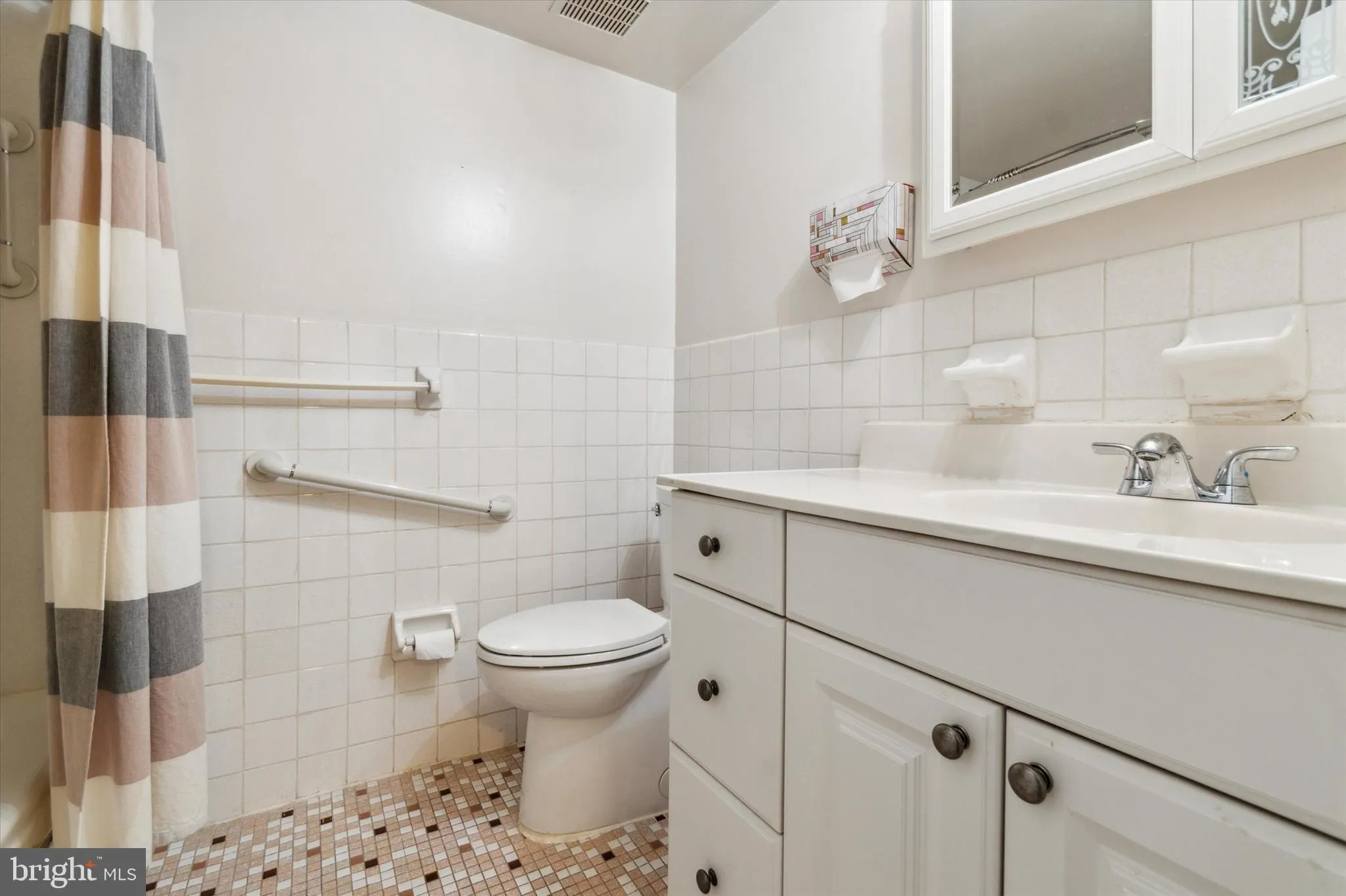 Philadelphia, Pennsylvania 19114, United States, 2 Bedrooms Bedrooms, ,2 BathroomsBathrooms,Residential,Contingent,82253