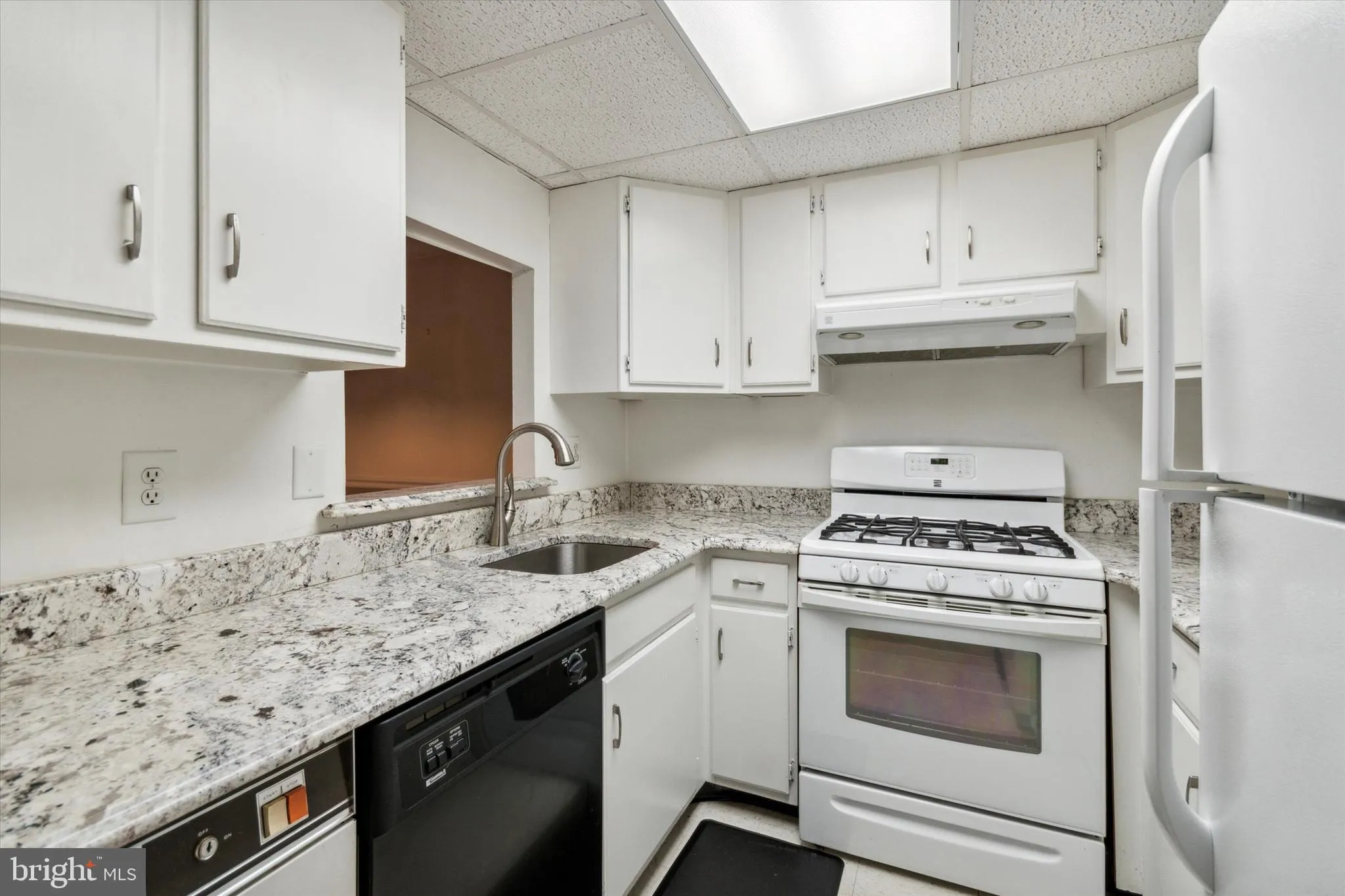 Philadelphia, Pennsylvania 19114, United States, 2 Bedrooms Bedrooms, ,2 BathroomsBathrooms,Residential,Contingent,82253