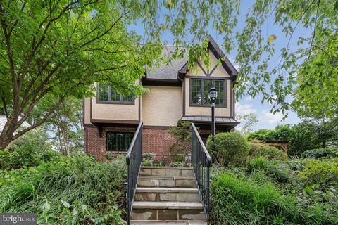 Photo of 10407 Parkwood Drive, Kensington, MD 20895 (MLS # MDMC2147612) Photo of 10407 Parkwood Drive, Kensington, MD 20895 (MLS # MDMC2147612)