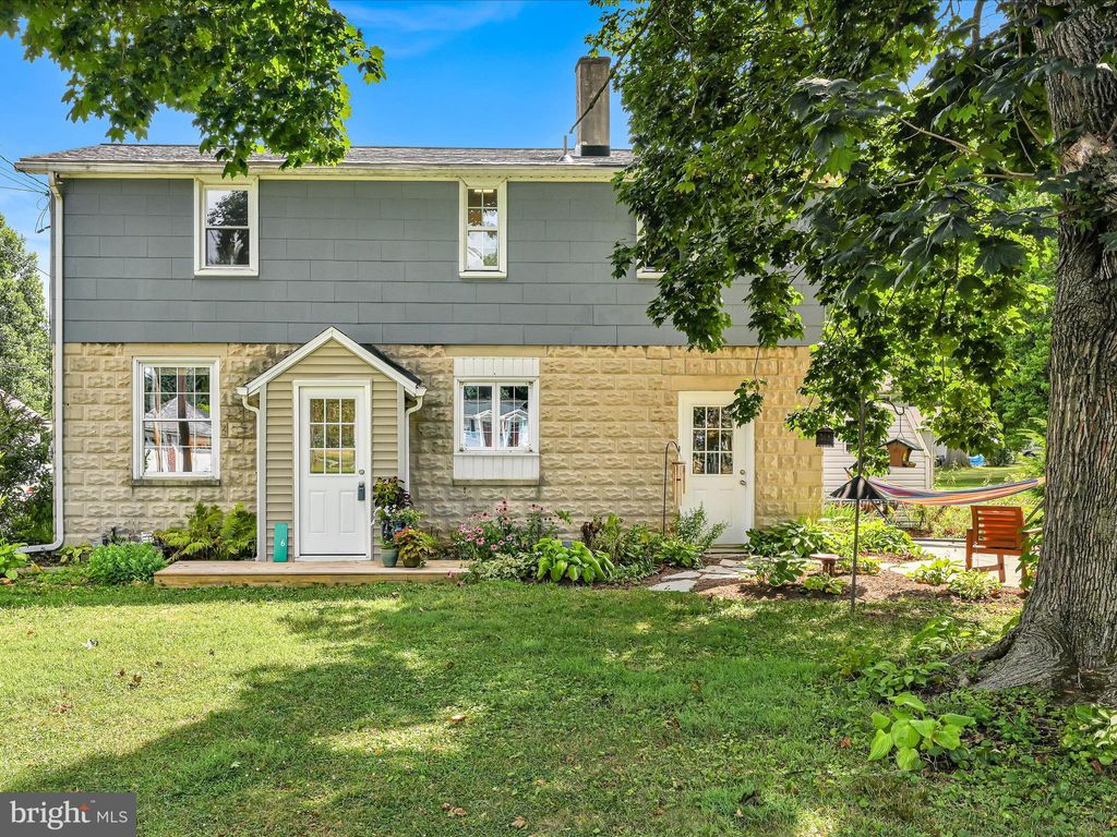 Photo of 6 South Avenue, Landisville, PA 17538 (MLS # PALA2052352)