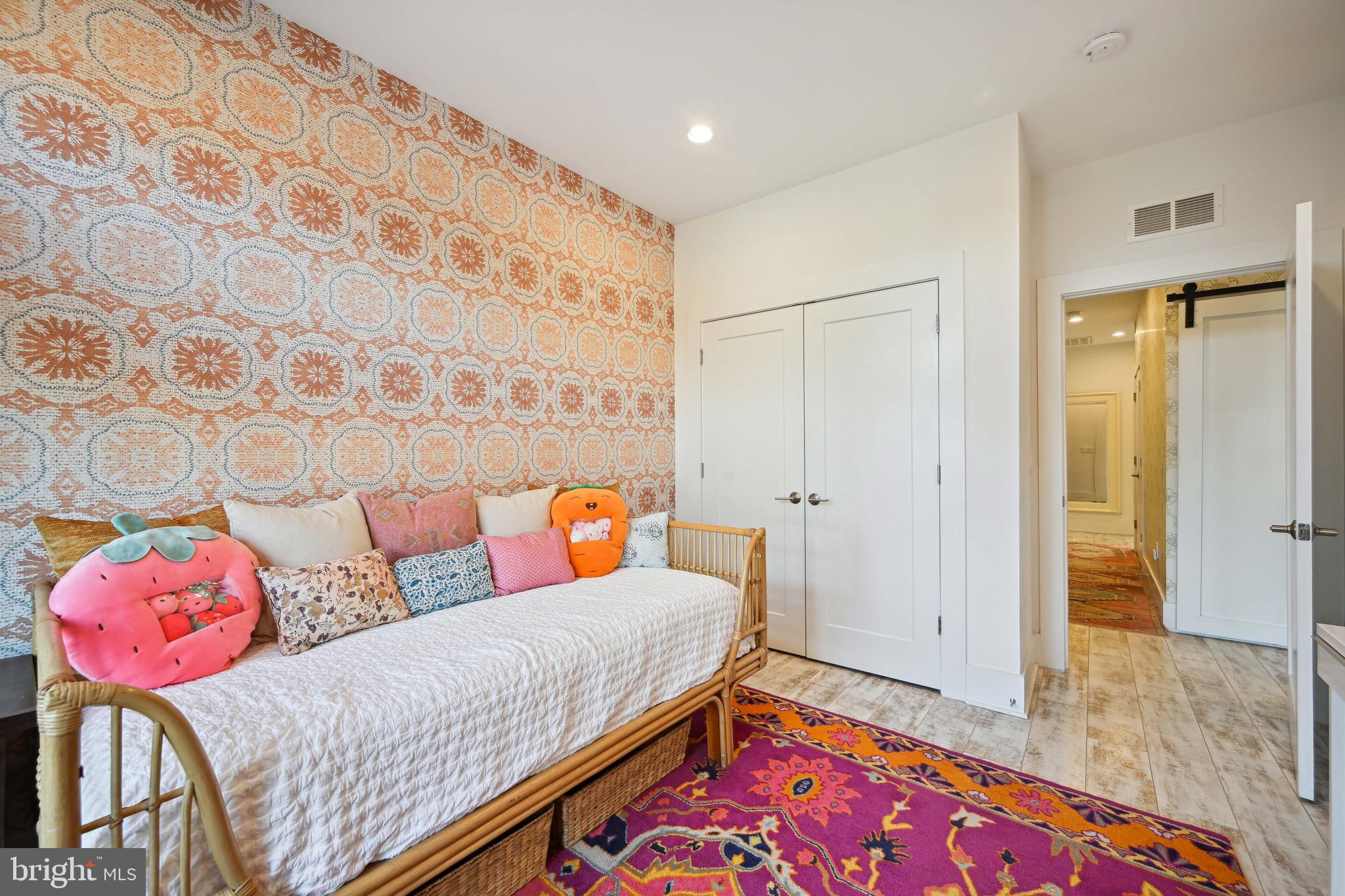 GROSVENOR HEIGHTS - Residential