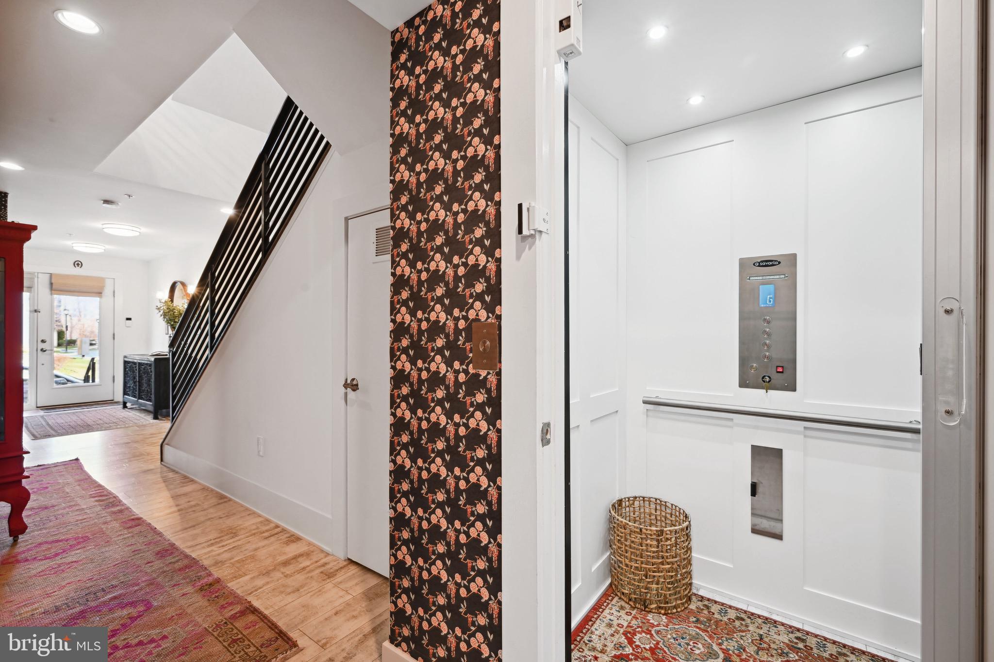 GROSVENOR HEIGHTS - Residential