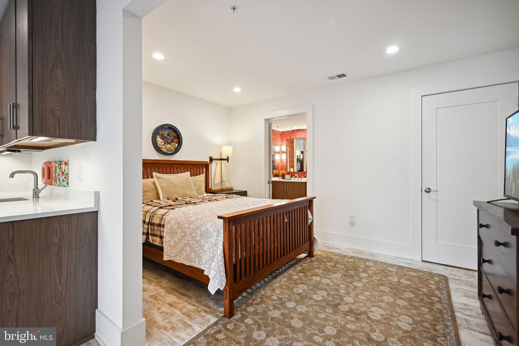 GROSVENOR HEIGHTS - Residential