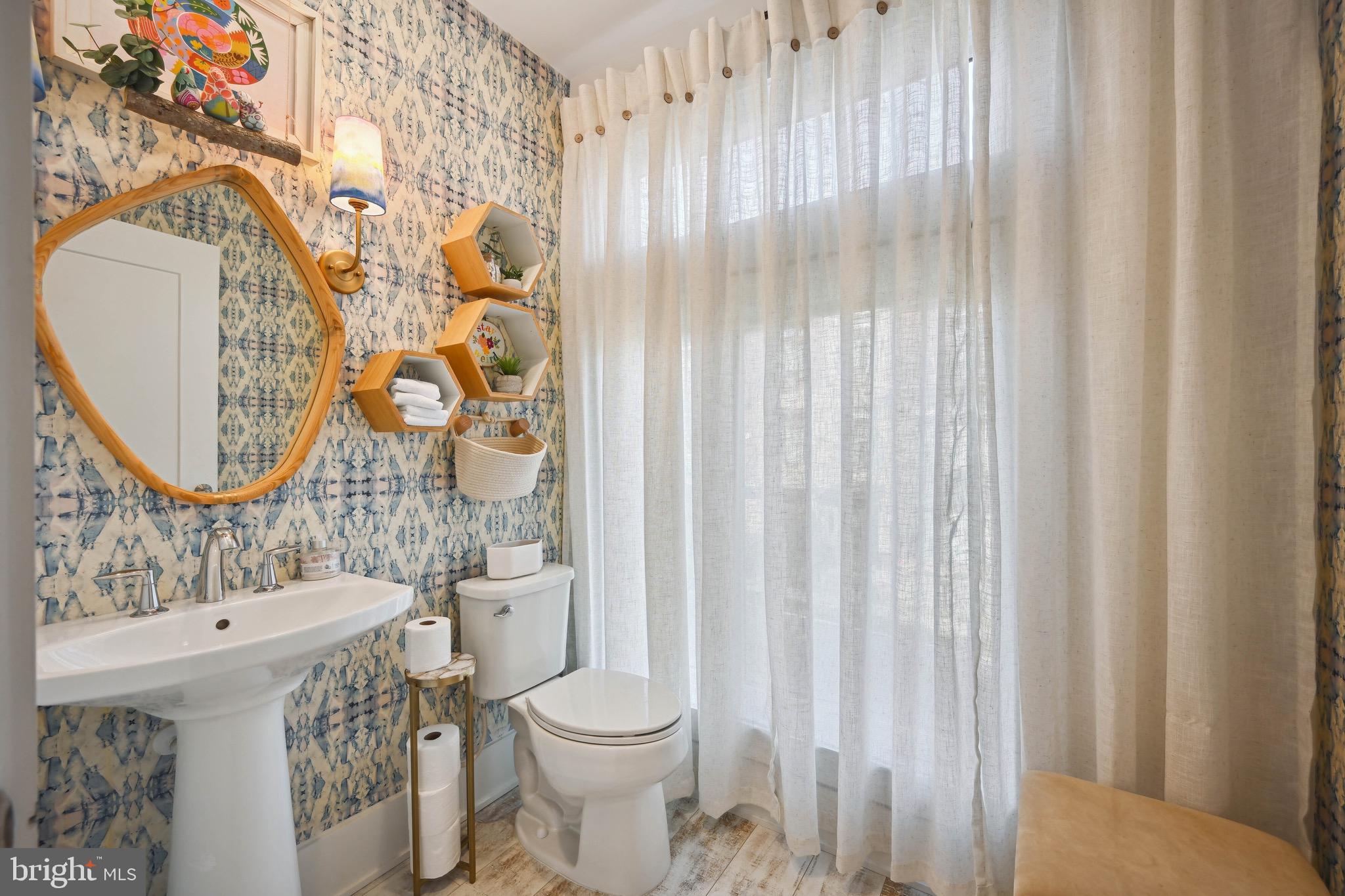 GROSVENOR HEIGHTS - Residential