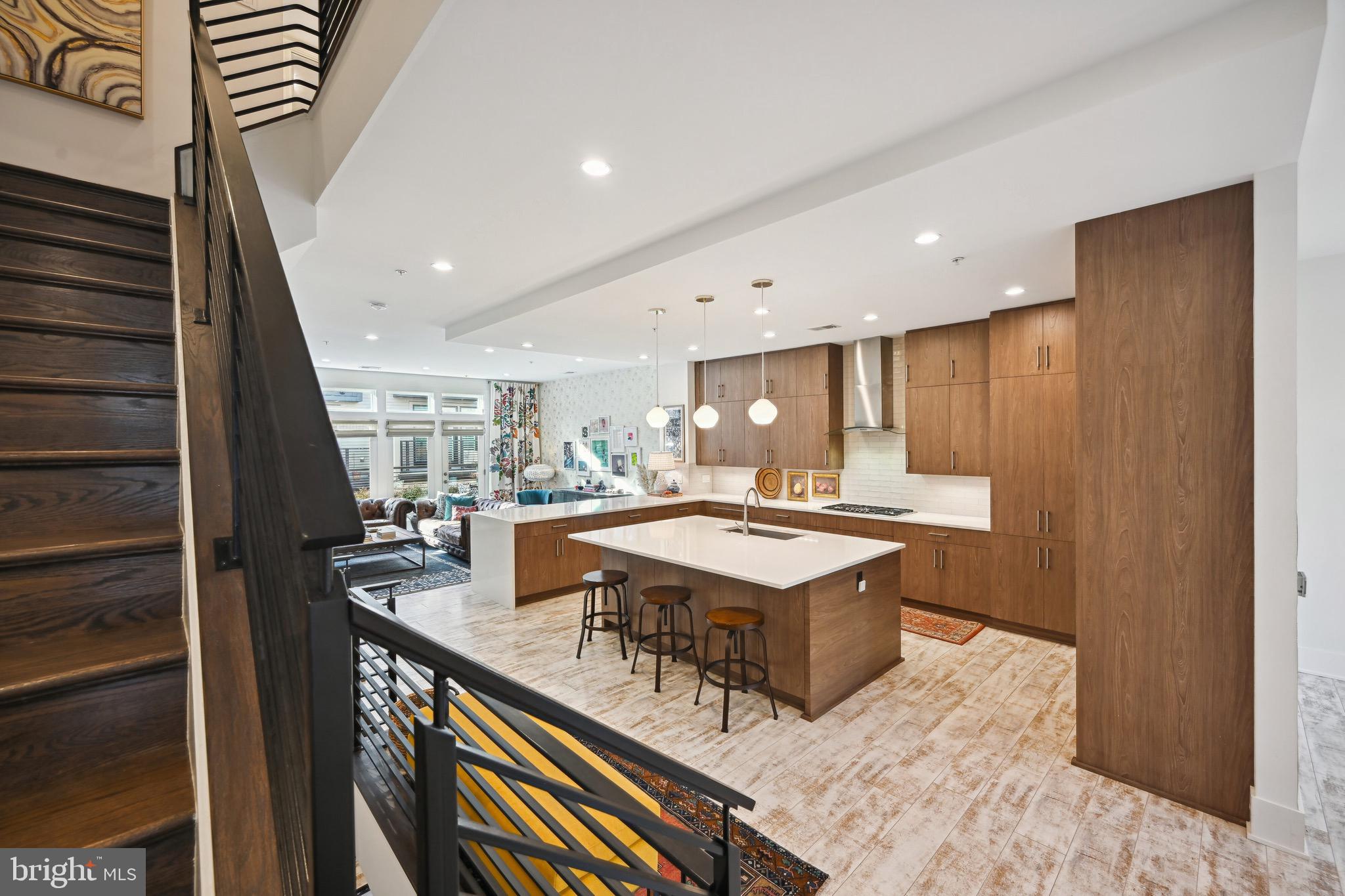 GROSVENOR HEIGHTS - Residential