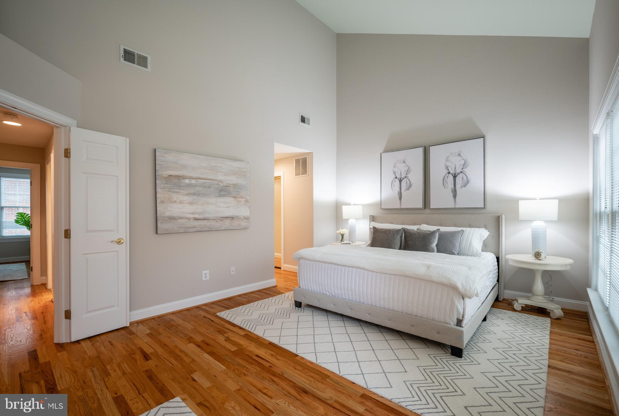 RIVERGATE - Residential