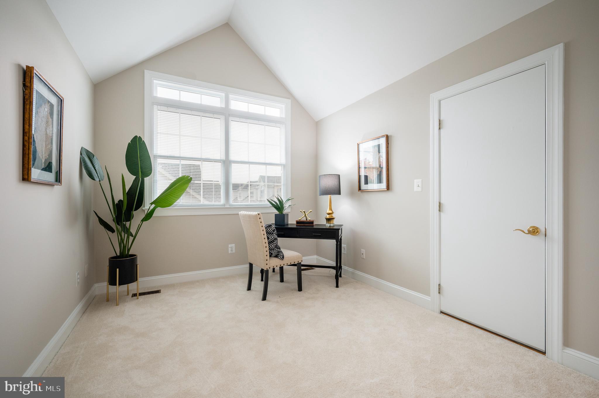 RIVERGATE - Residential