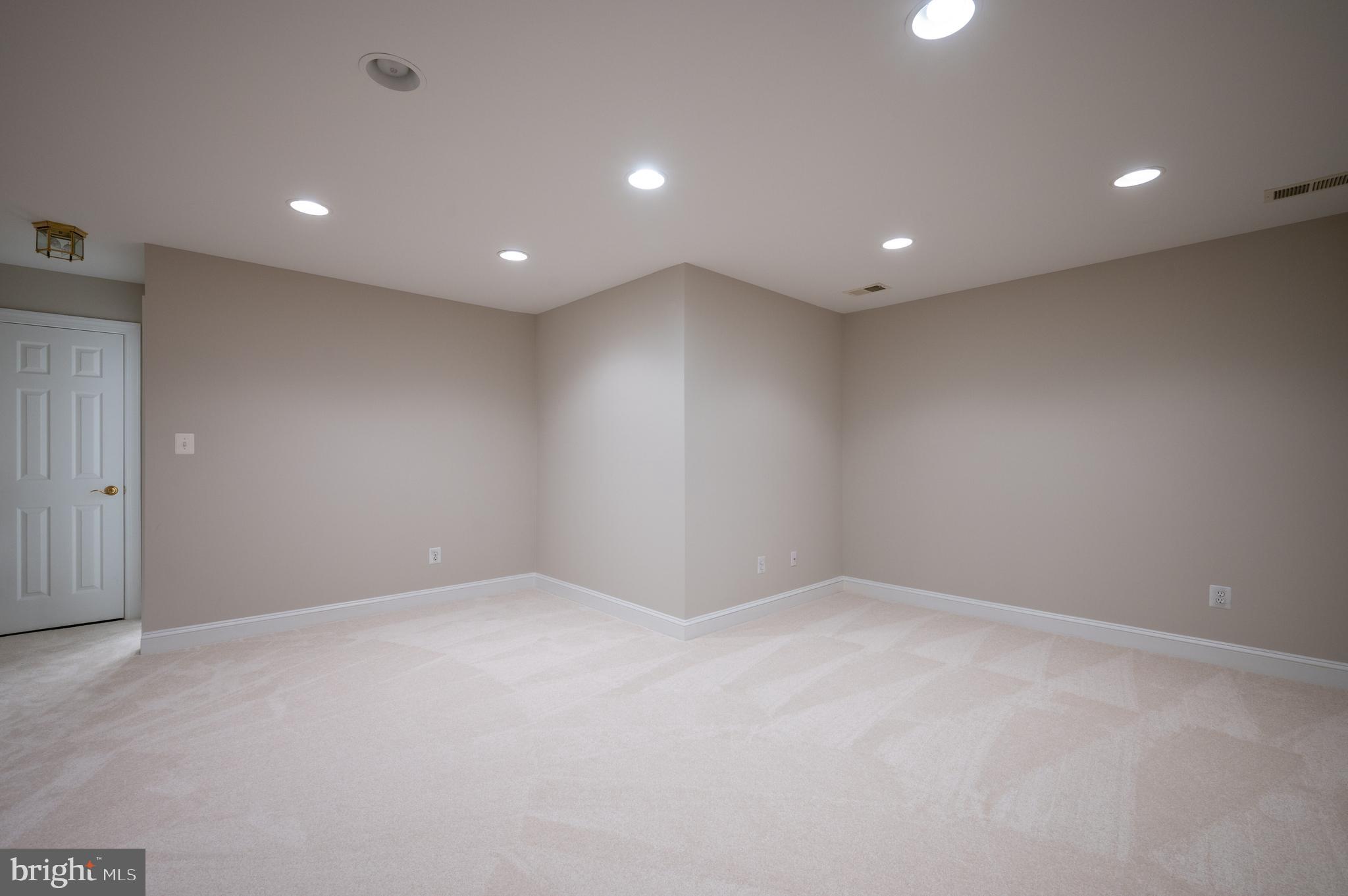 RIVERGATE - Residential