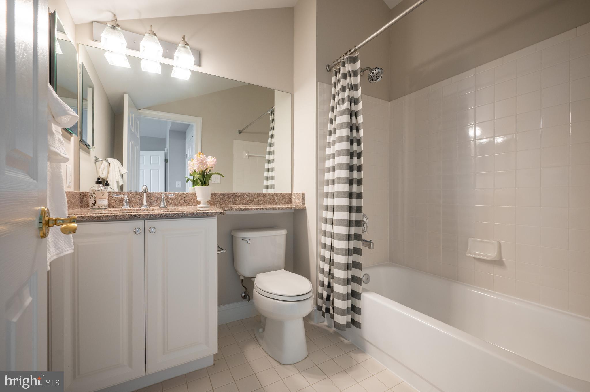 RIVERGATE - Residential