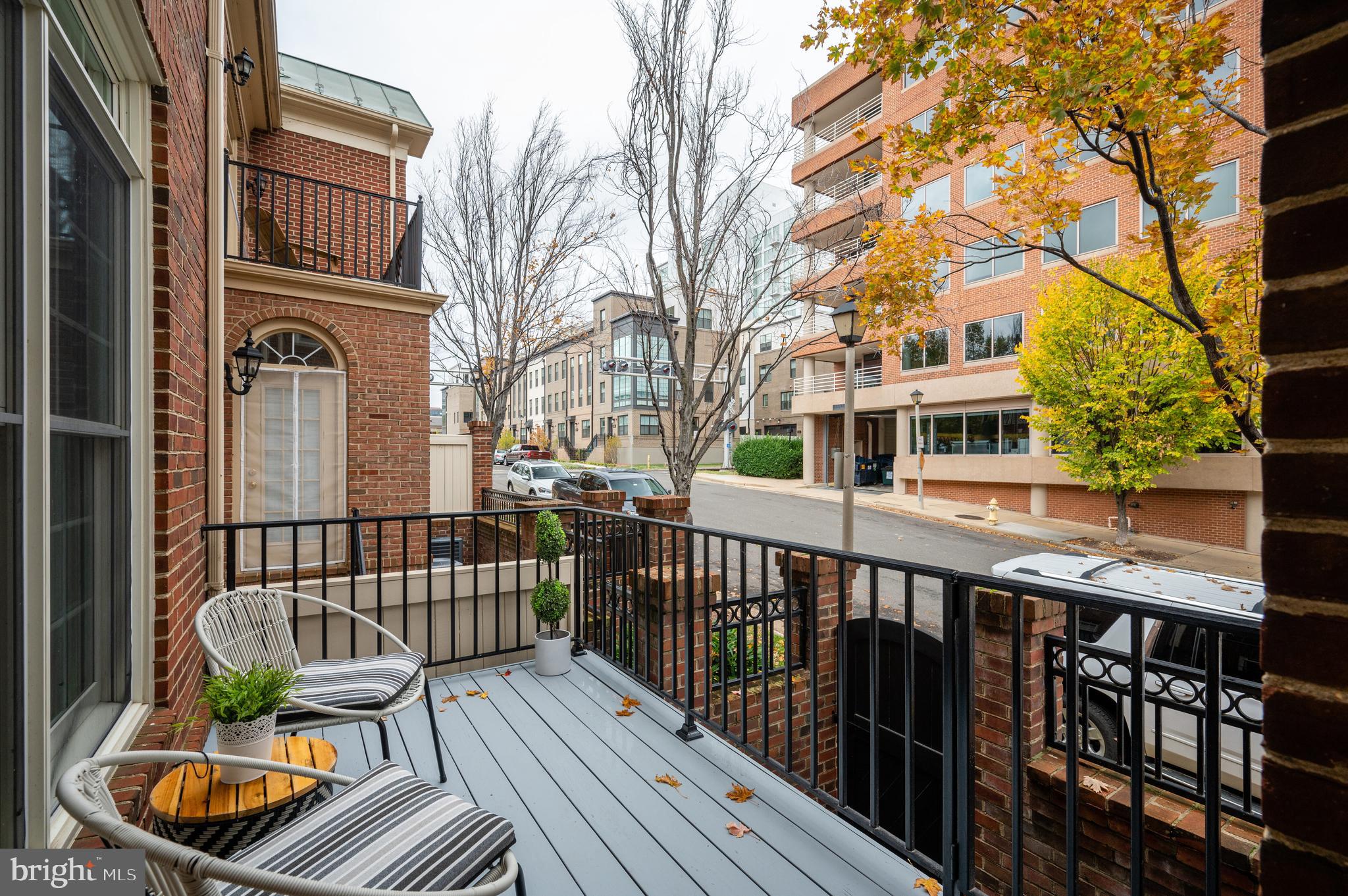 RIVERGATE - Residential