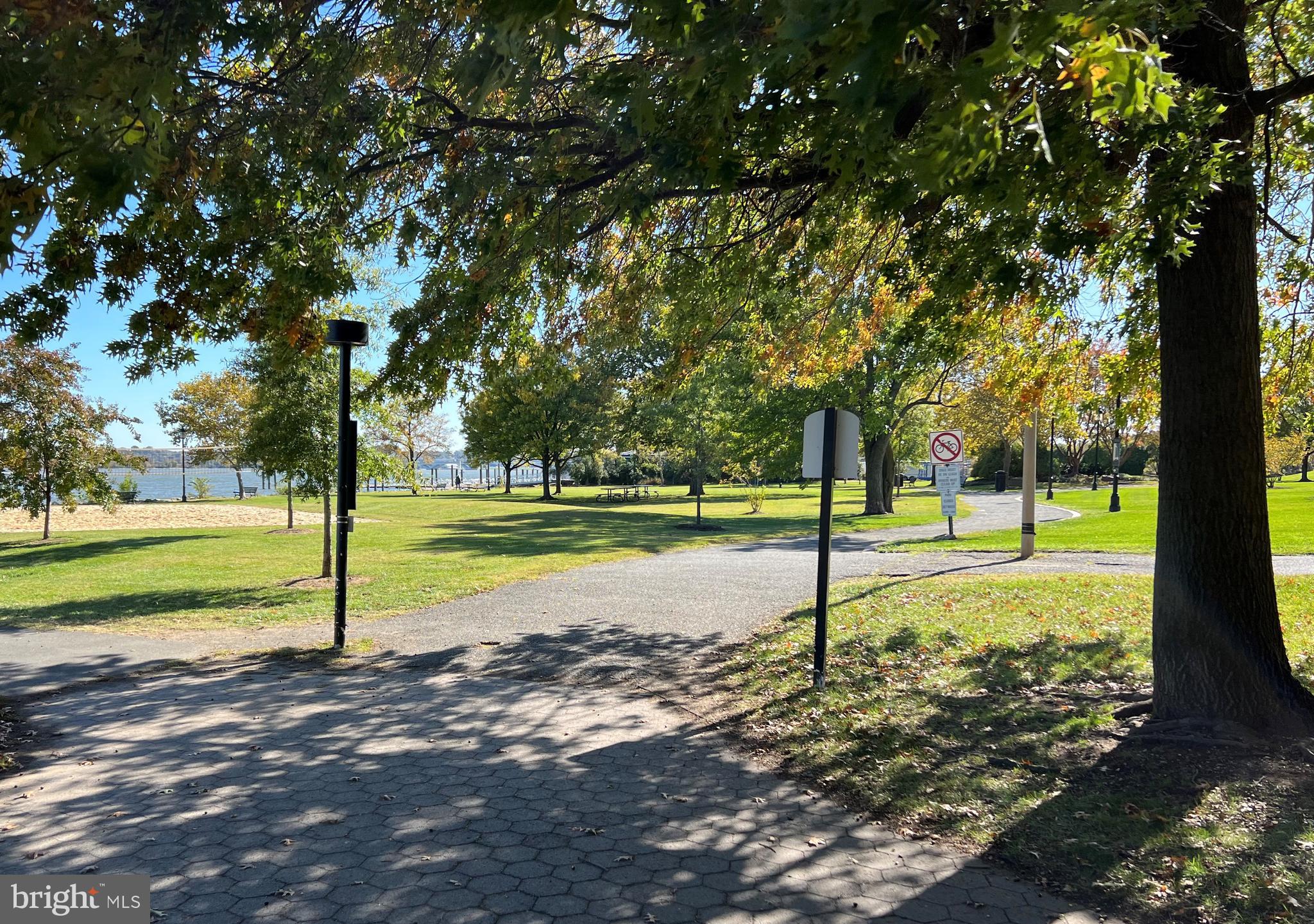 RIVERGATE - Residential