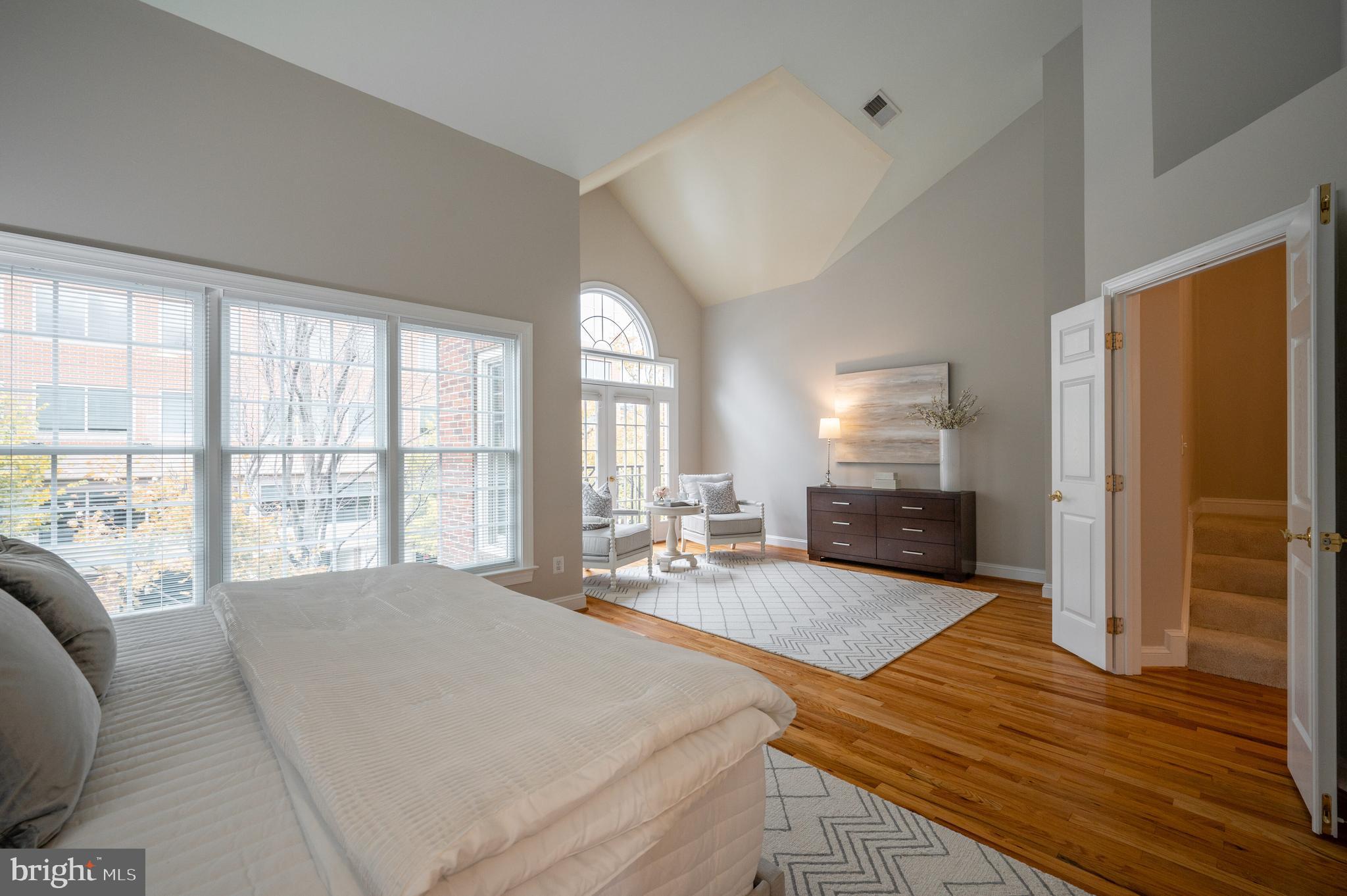 RIVERGATE - Residential