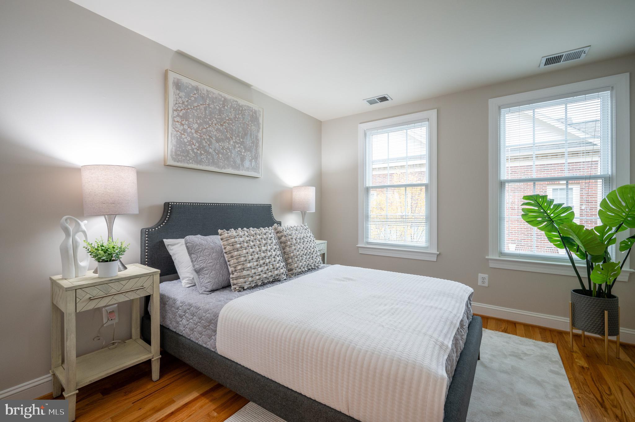 RIVERGATE - Residential