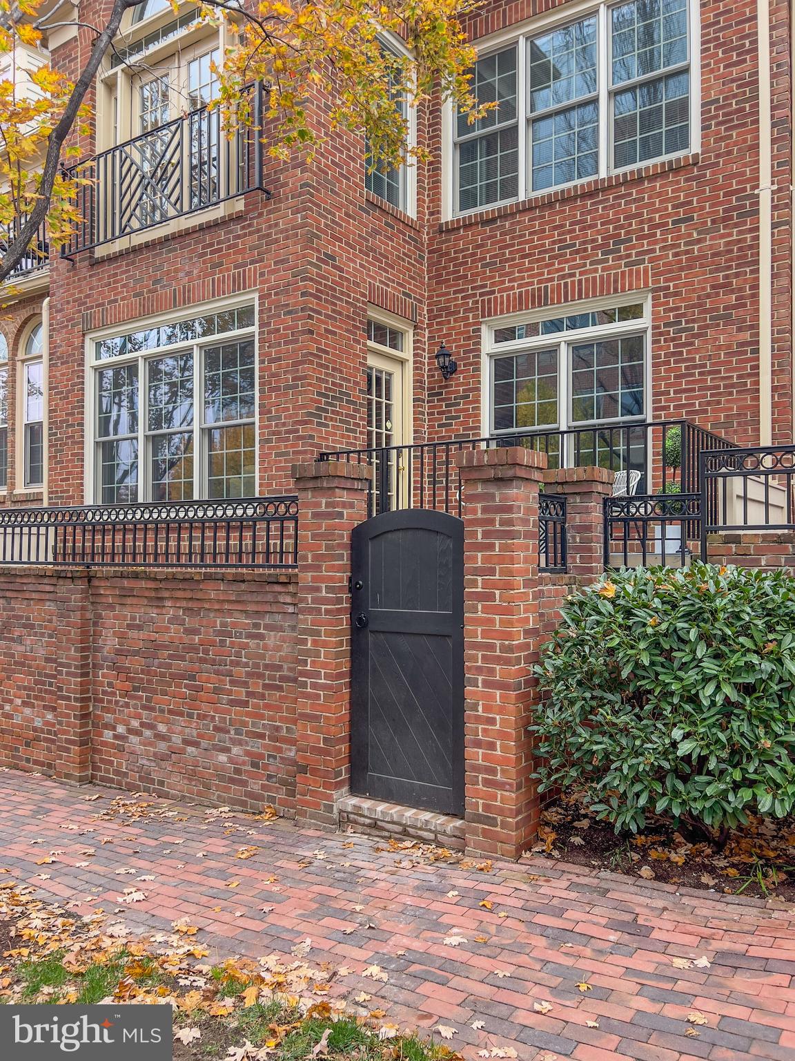 RIVERGATE - Residential