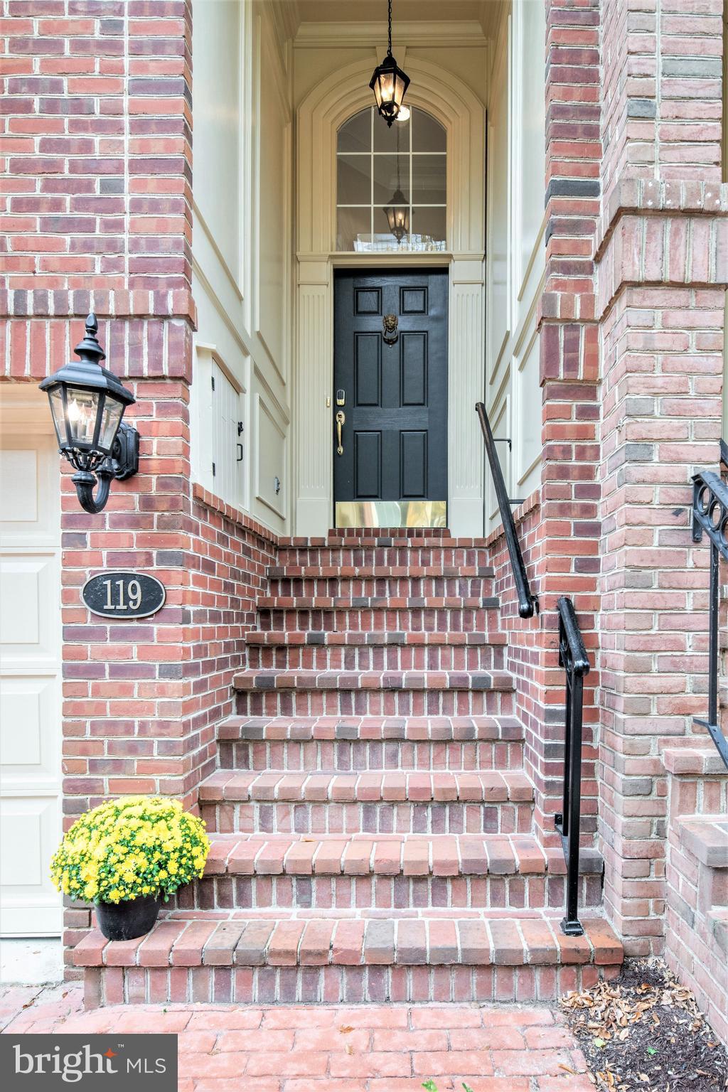 RIVERGATE - Residential