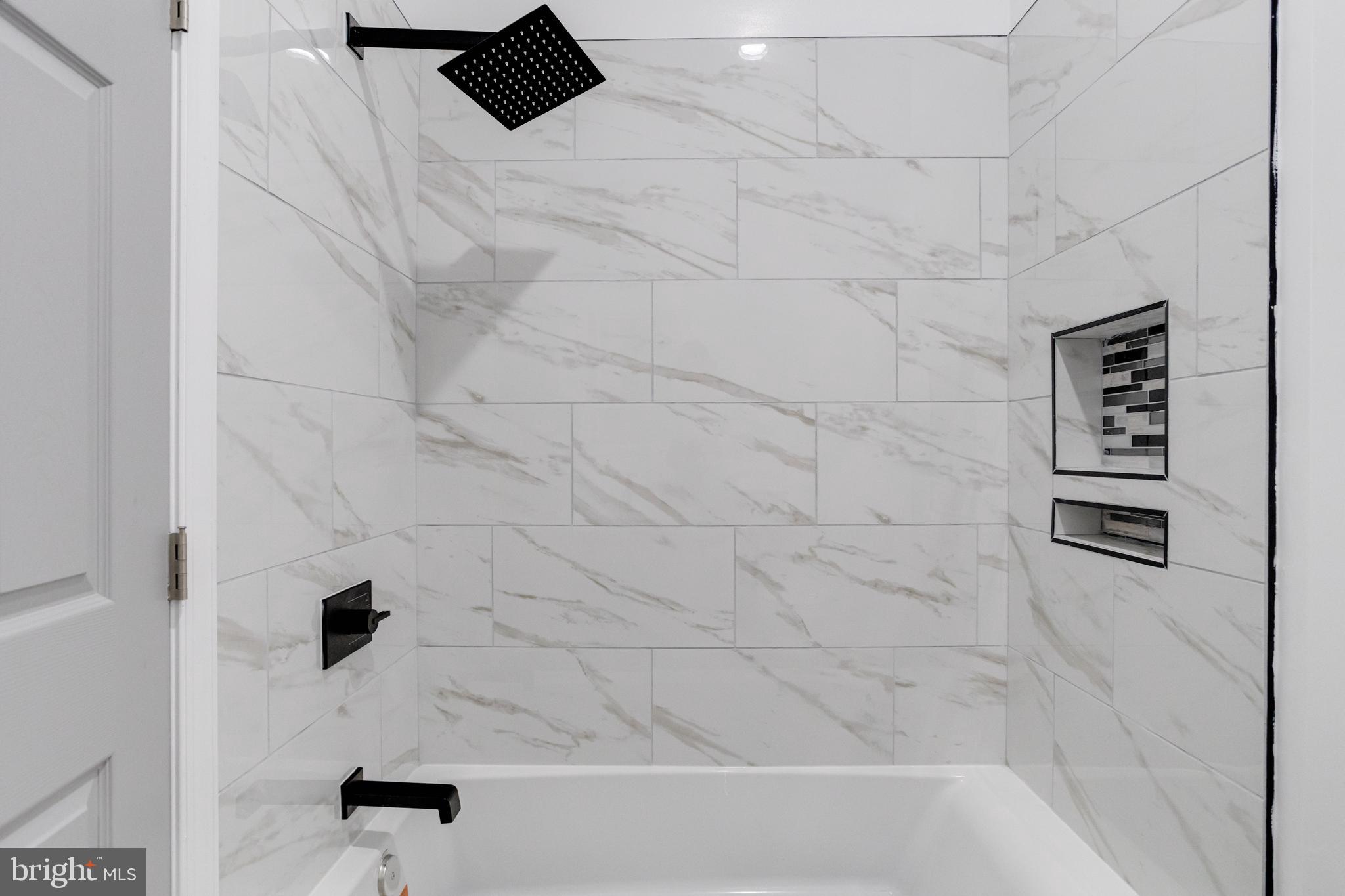 HIGHLANDTOWN - Residential