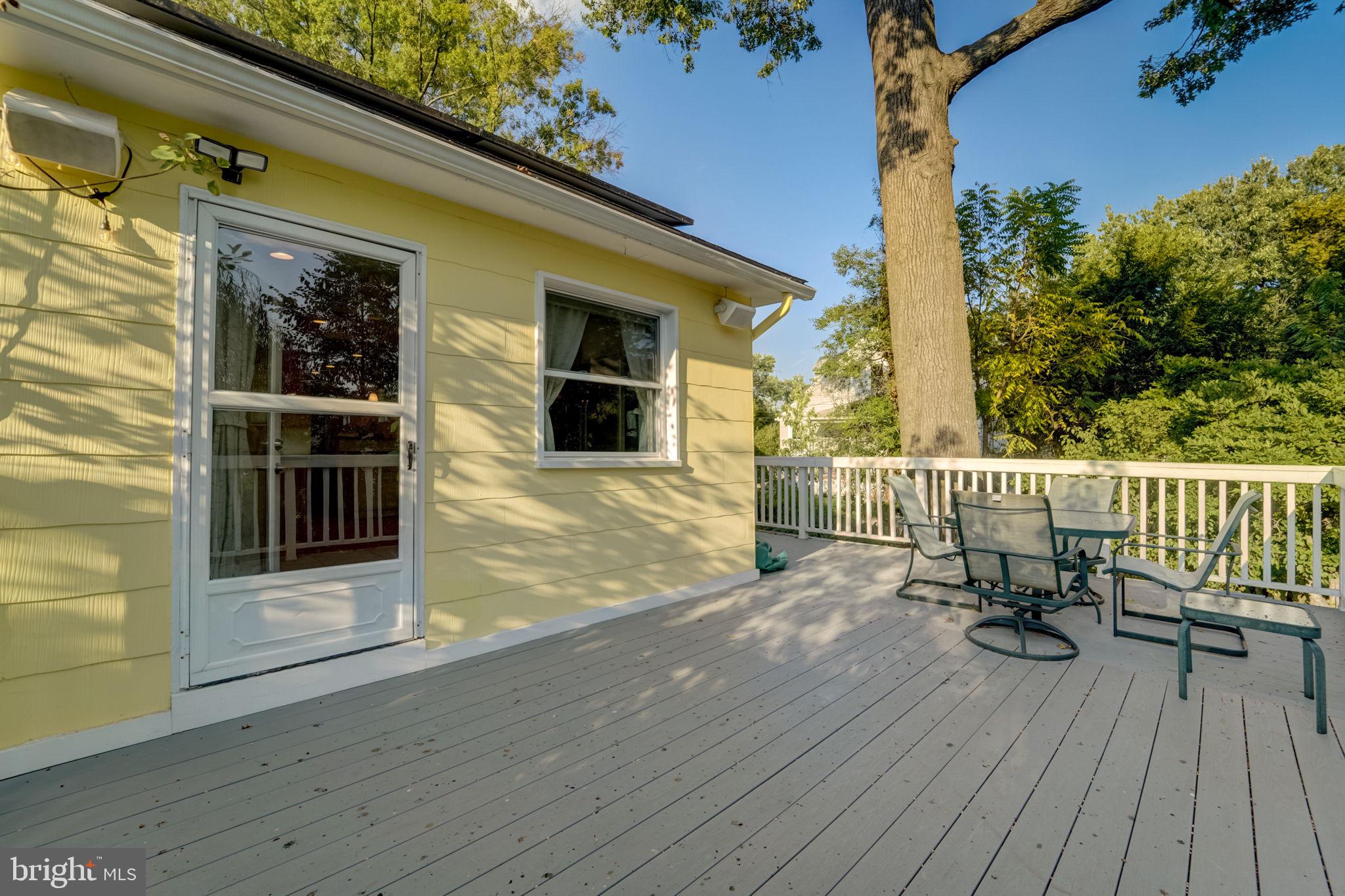 TOWSON MANOR - Residential